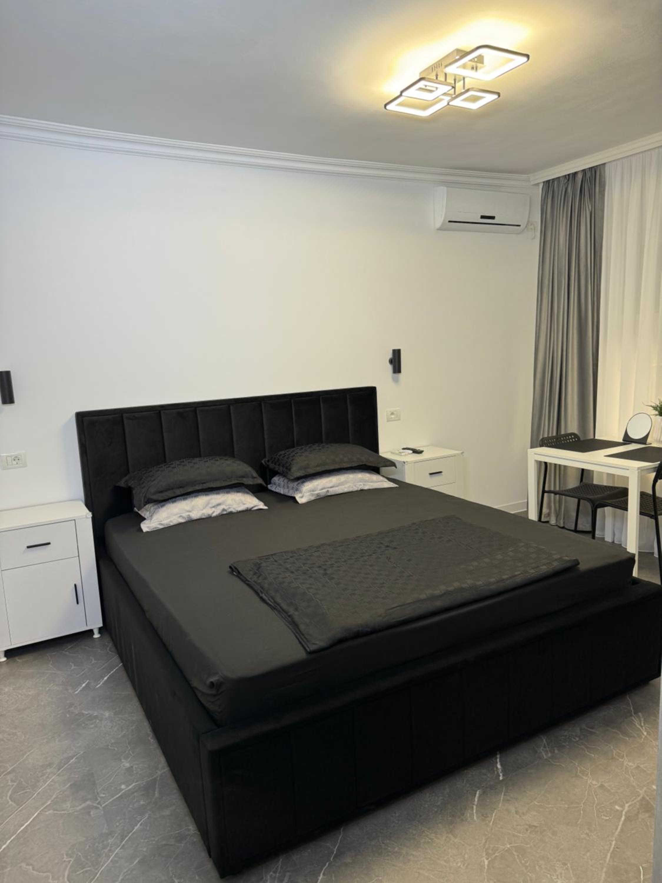 Deluxe Double Room with Balcony - Photo 22