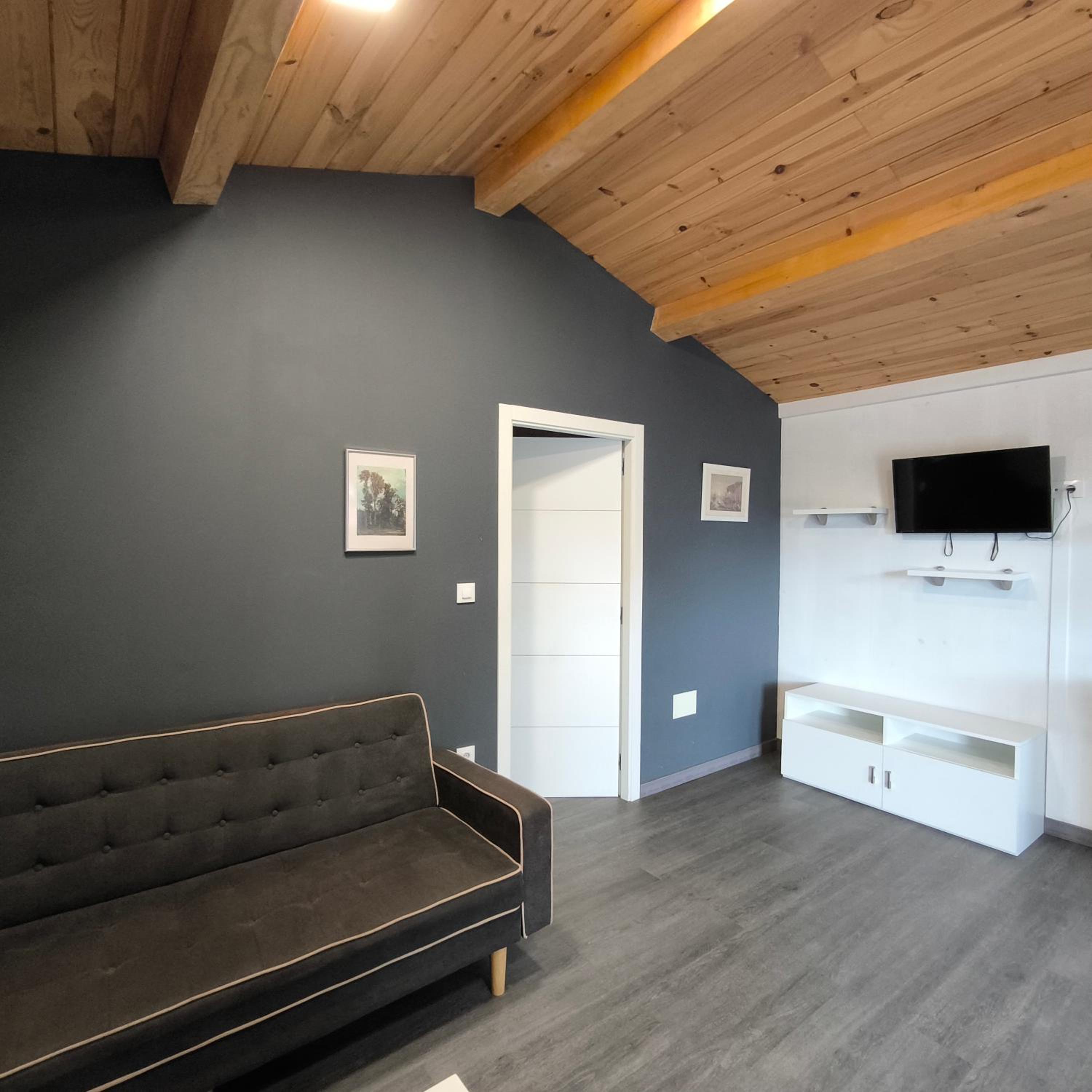 One-Bedroom Bungalow - Photo 4