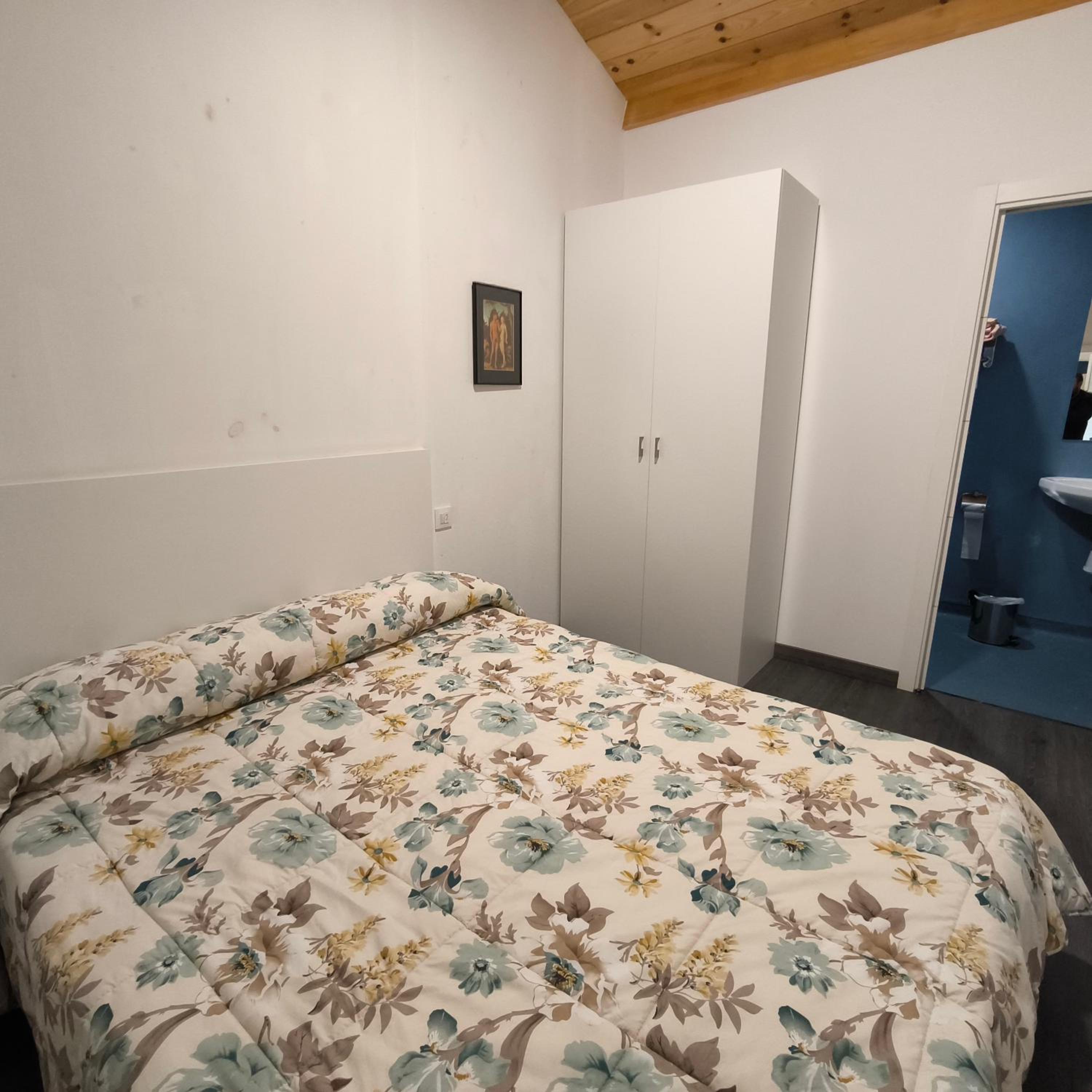 One-Bedroom Bungalow - Photo 1
