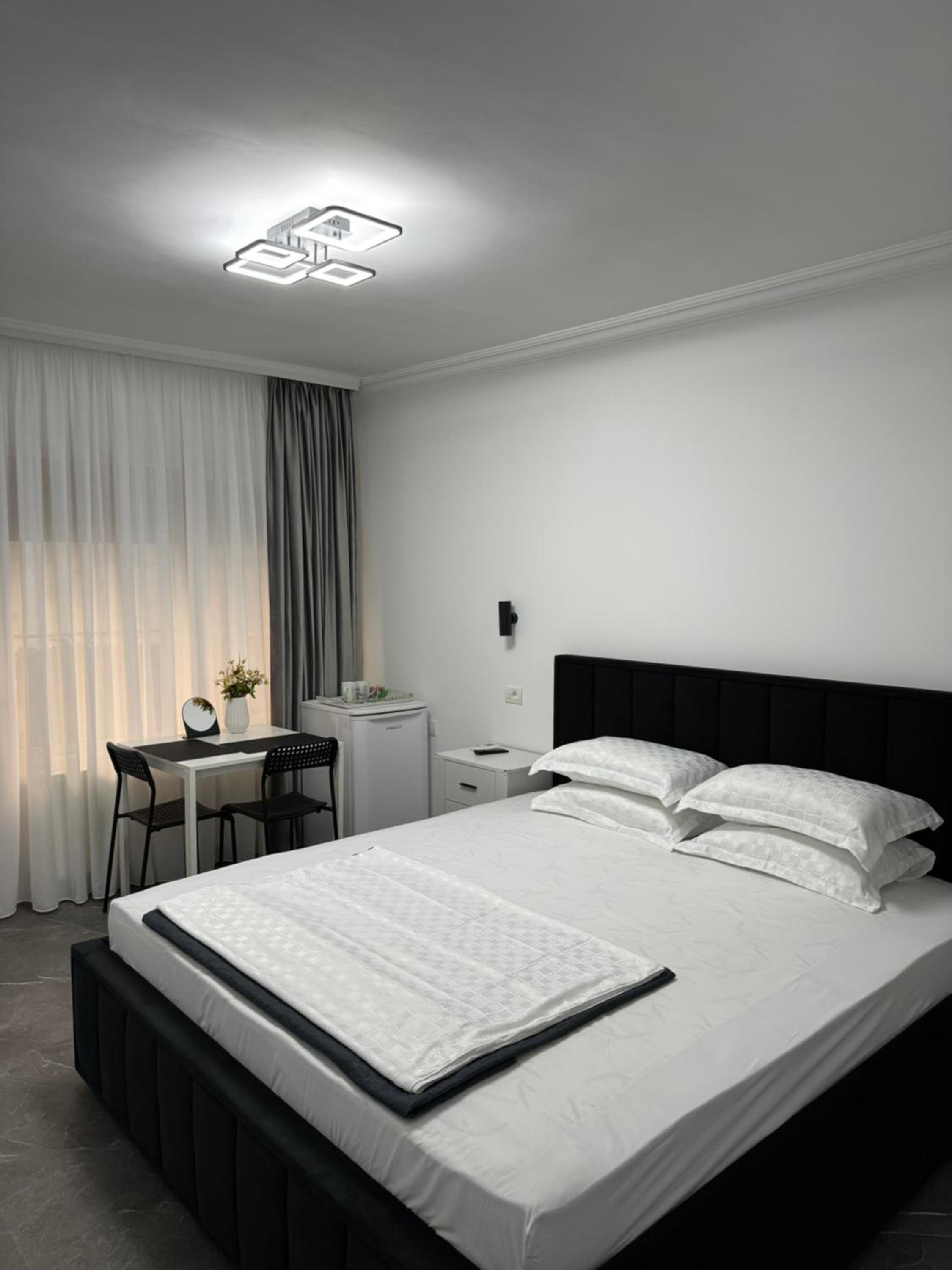 Deluxe Double Room with Balcony - Photo 43