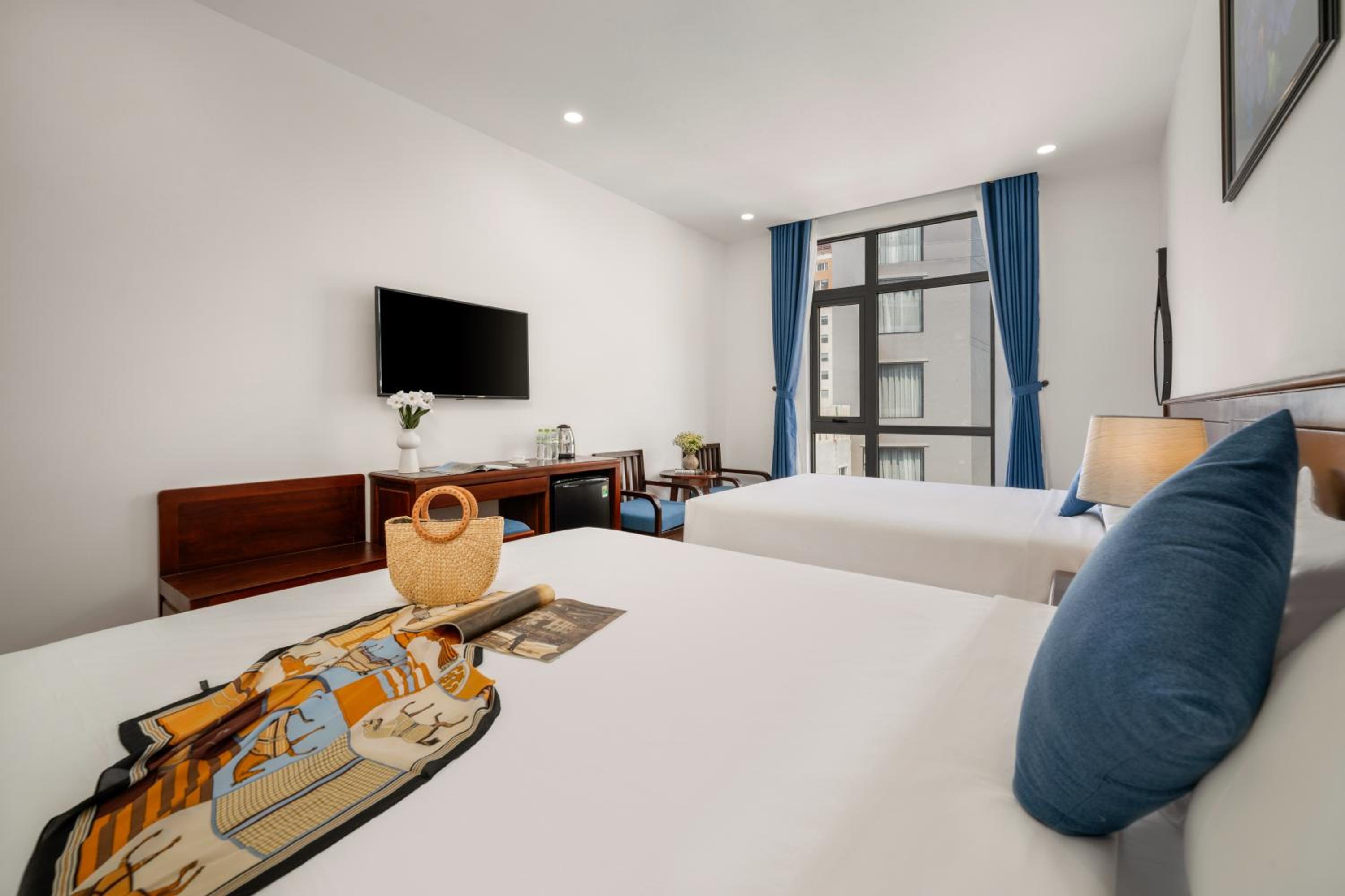 Deluxe Family Room - Photo 2