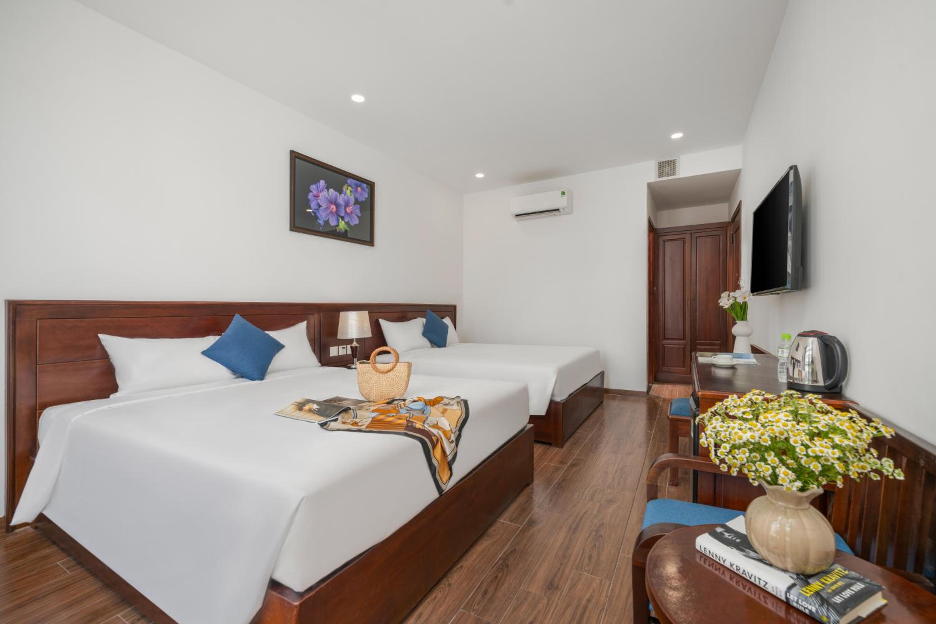 Deluxe Family Room - Photo 3