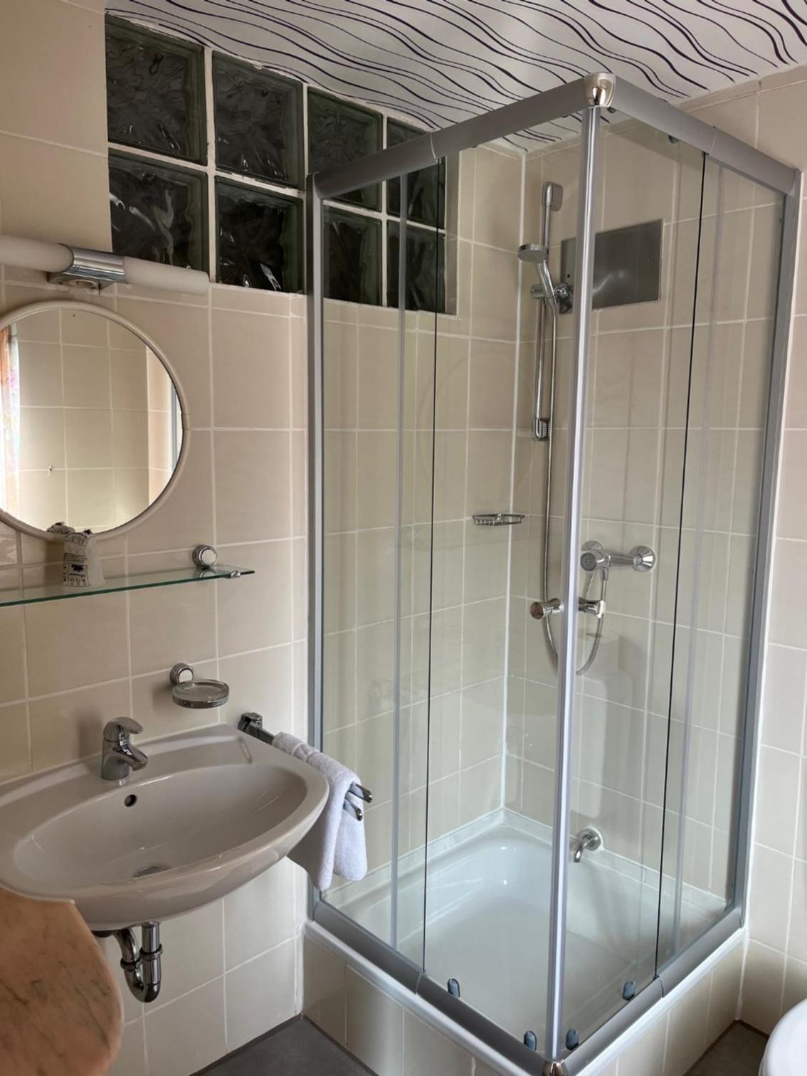 Triple Room with Private Bathroom photo 3