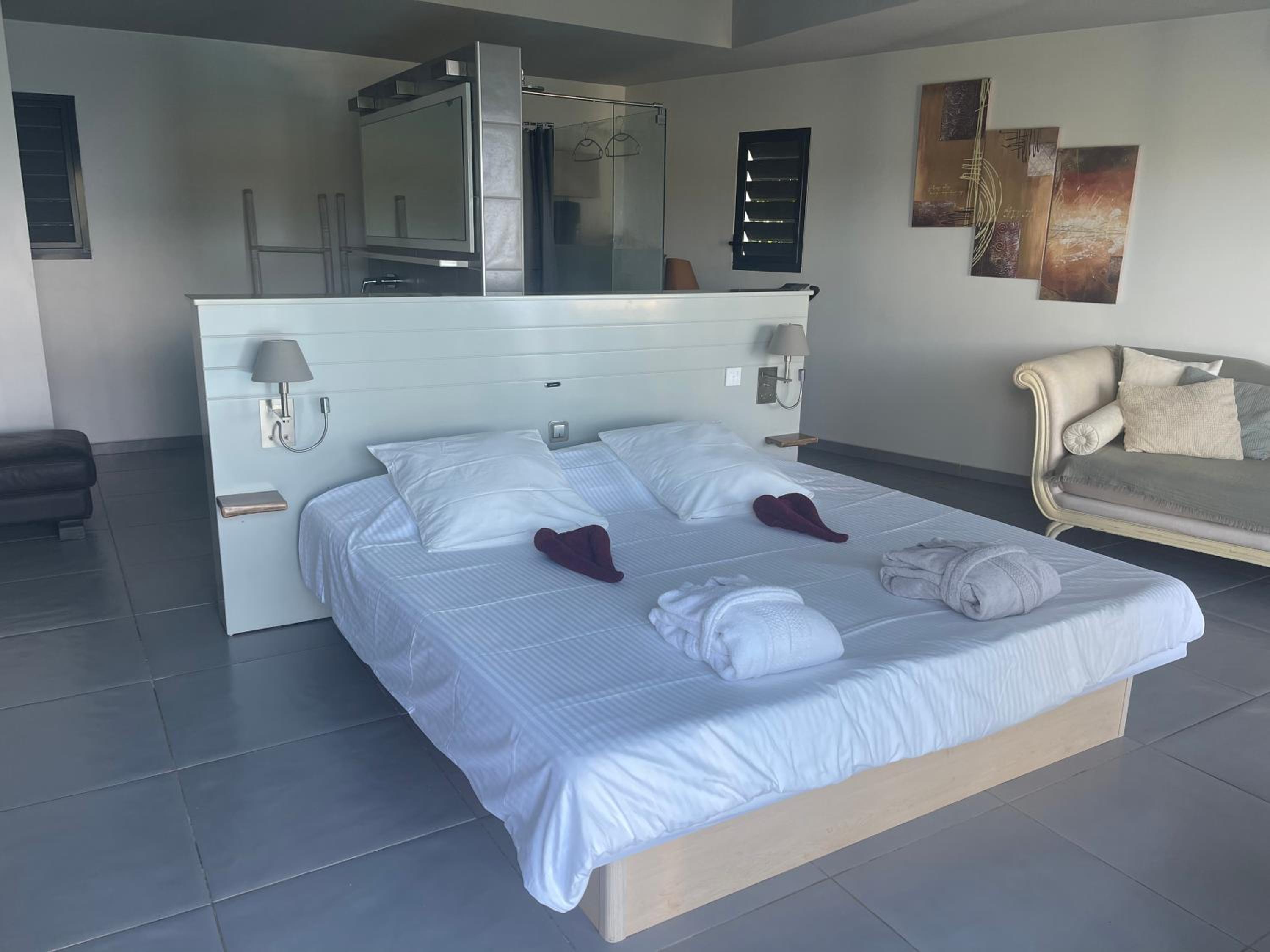 One-Bedroom House photo 1