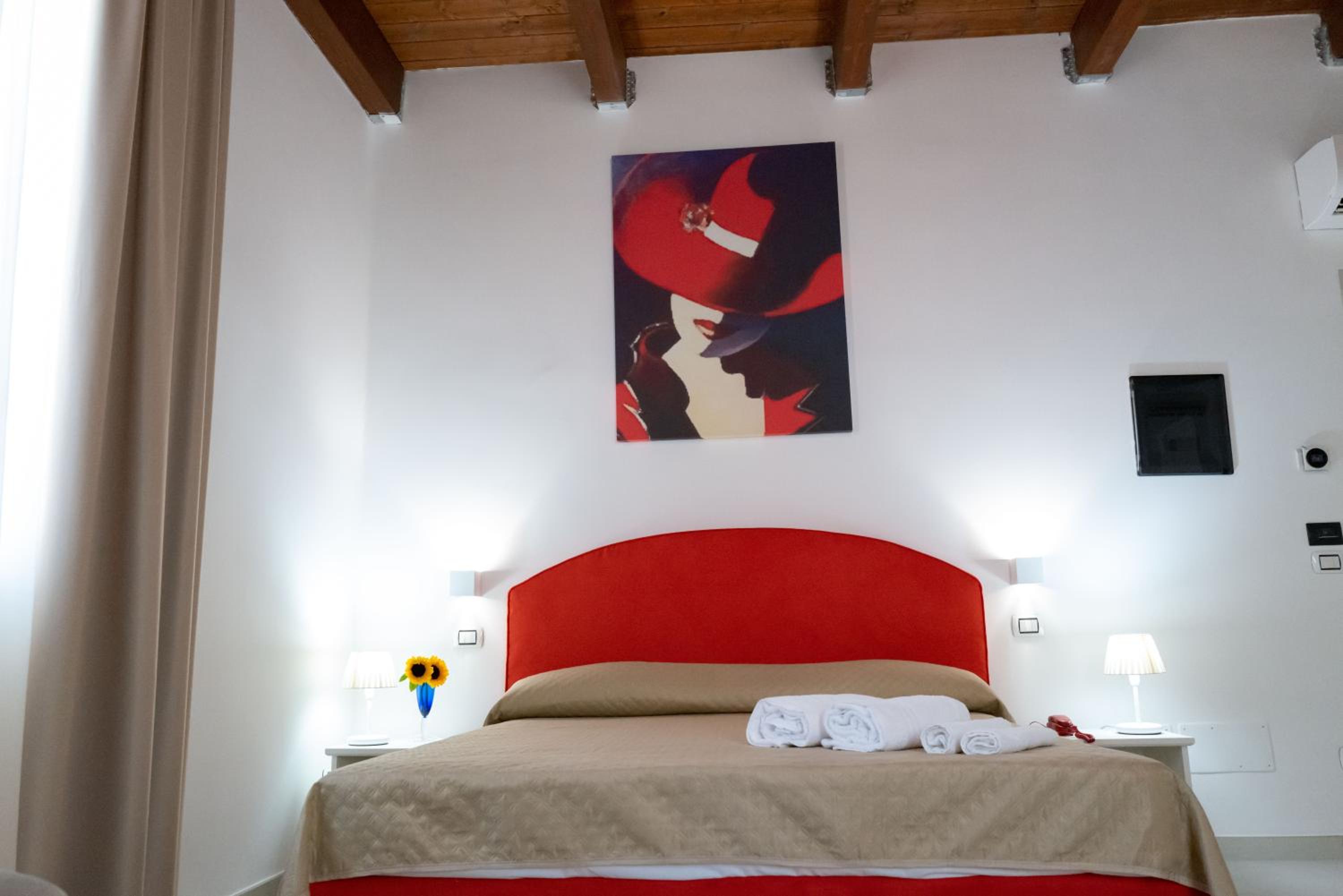 Superior Quadruple Room - Photo 4