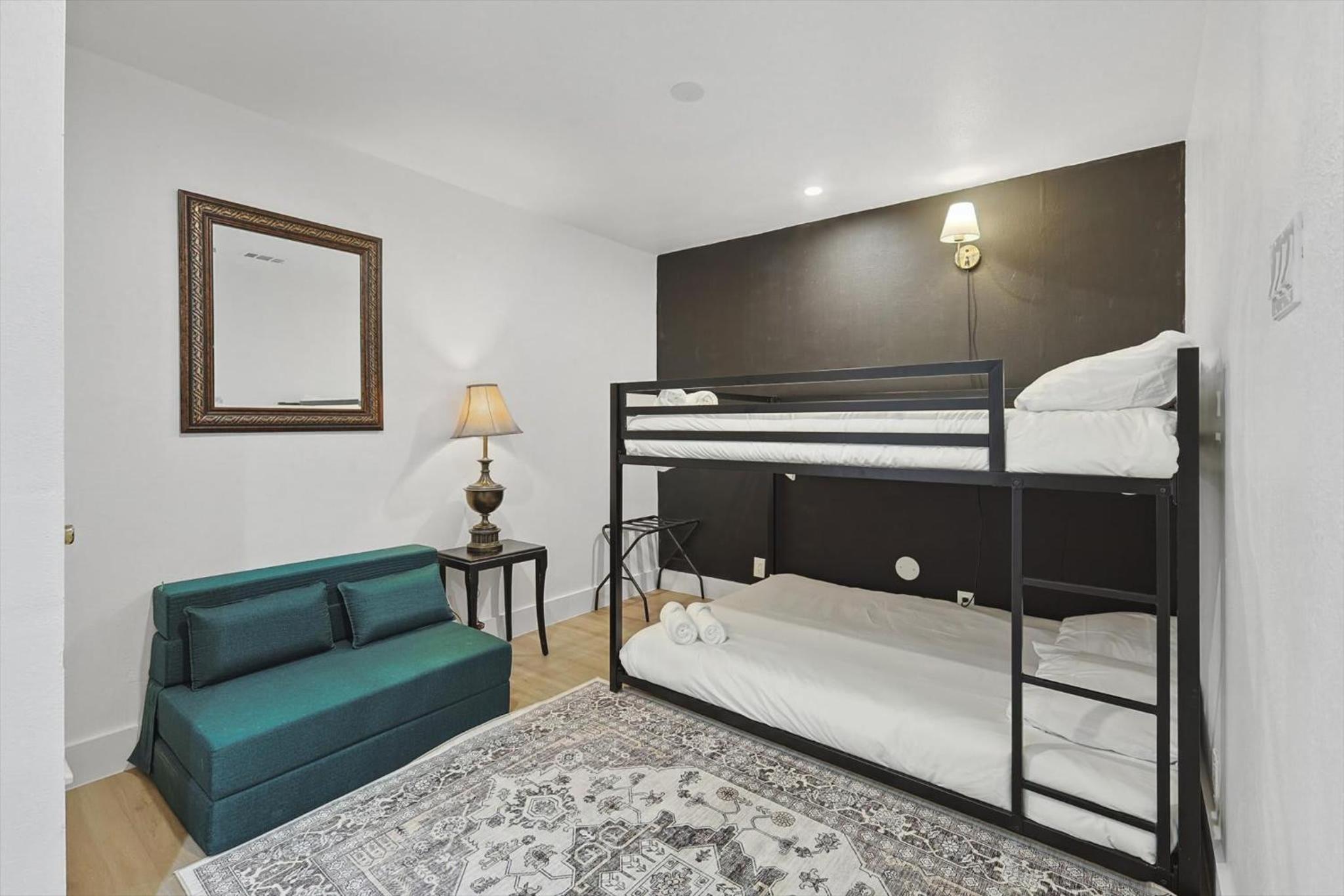 Apartment - Photo 12