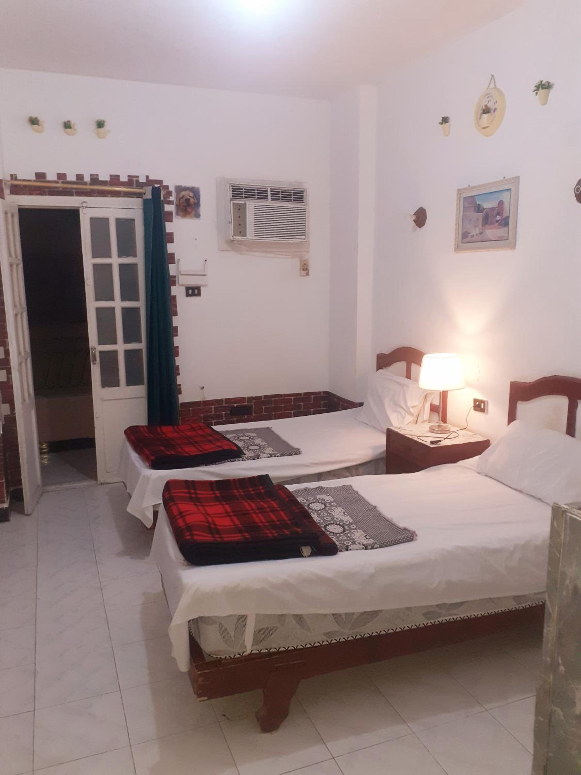 Double Room with Private Bathroom - Photo 6