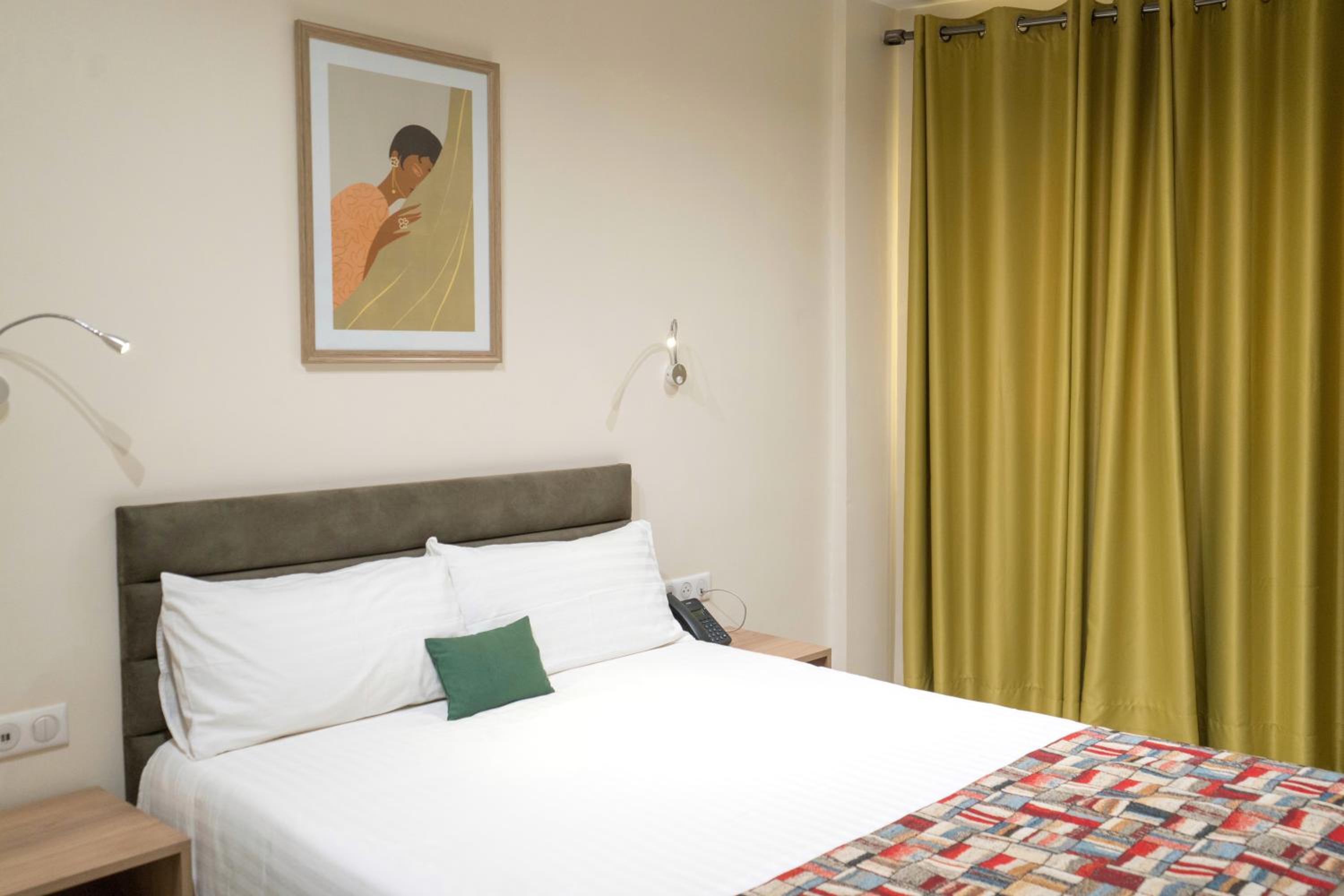 Single Room - Photo 2