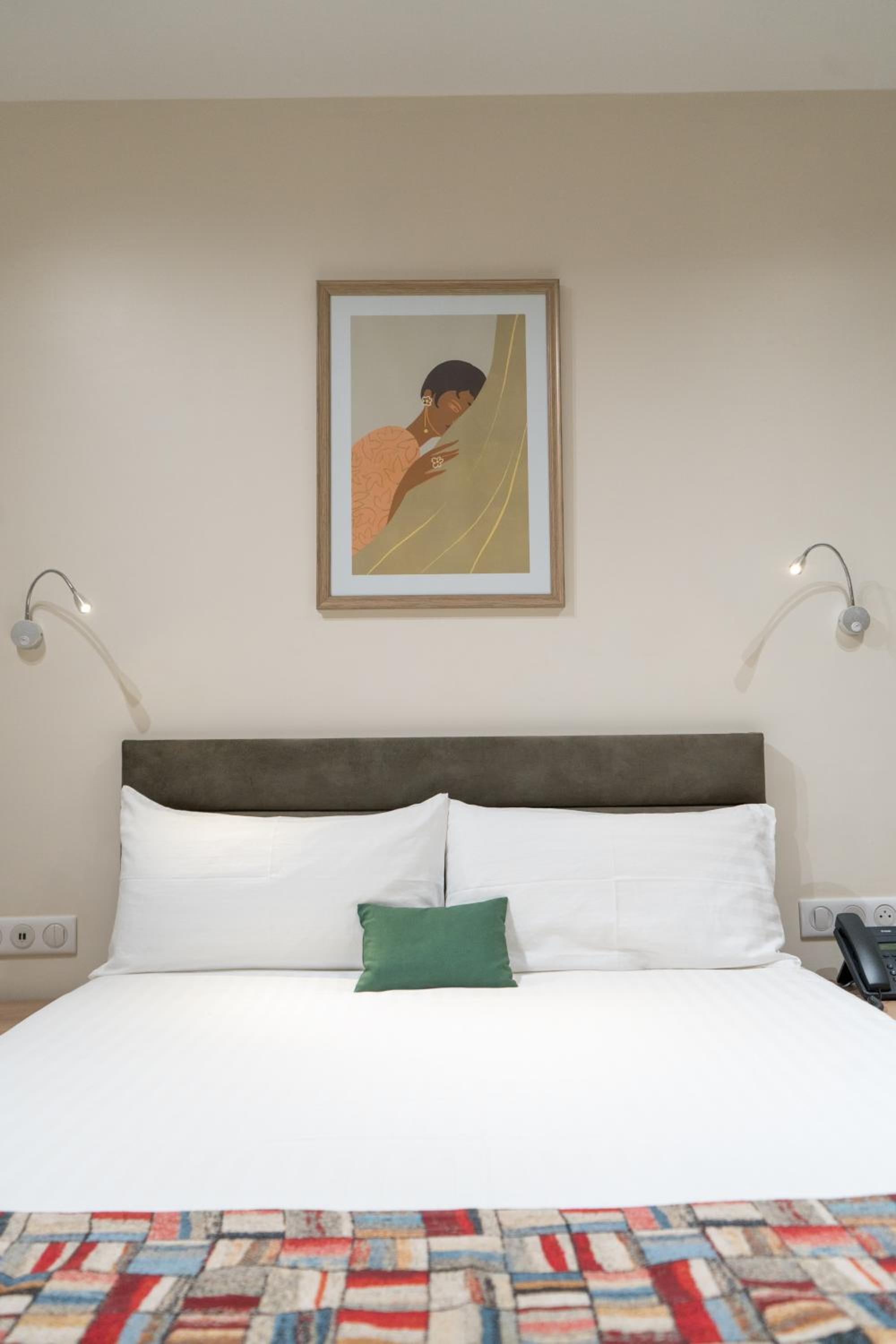 Single Room - Photo 6
