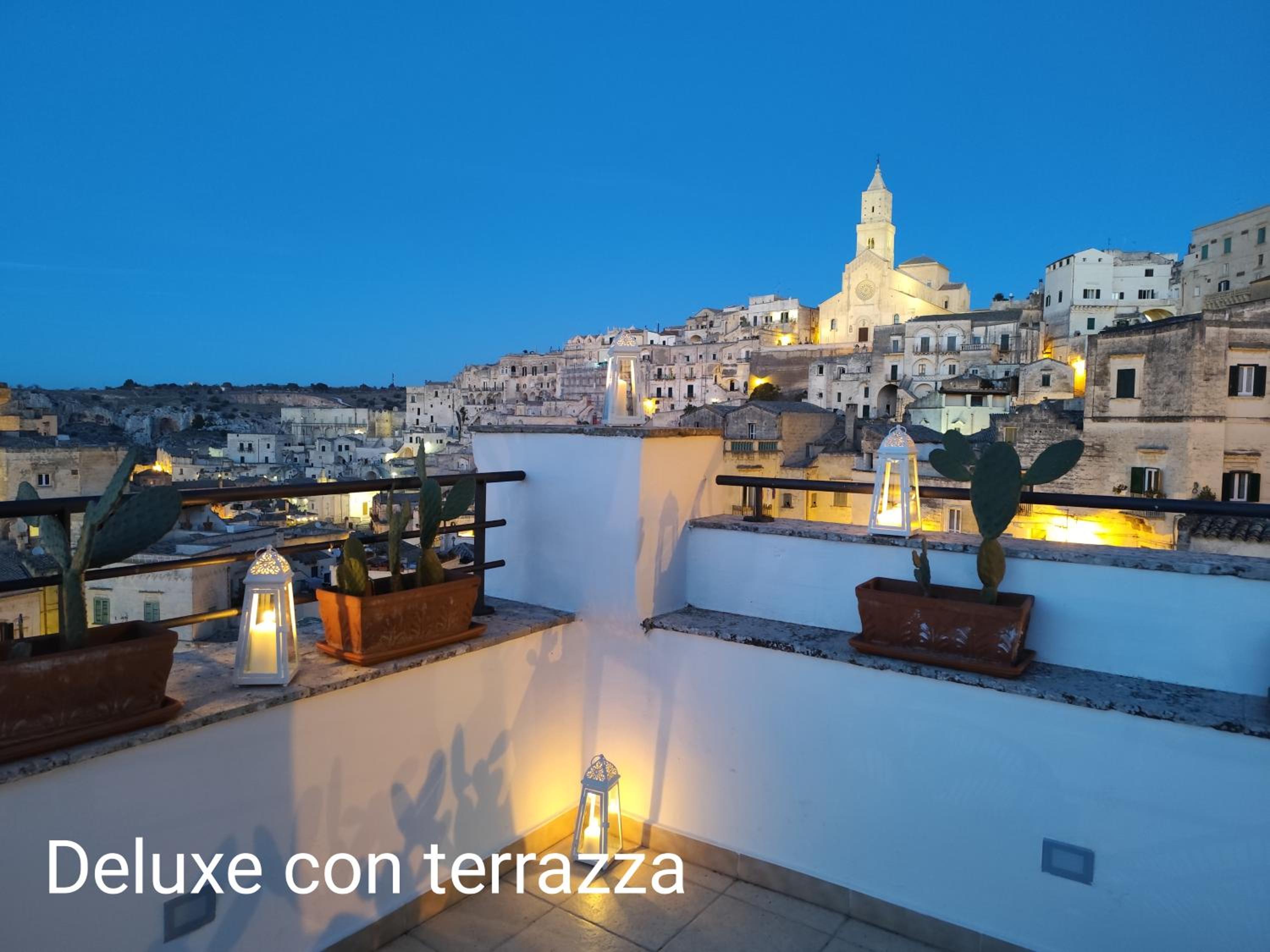 Deluxe Room with Terrace - Photo 4