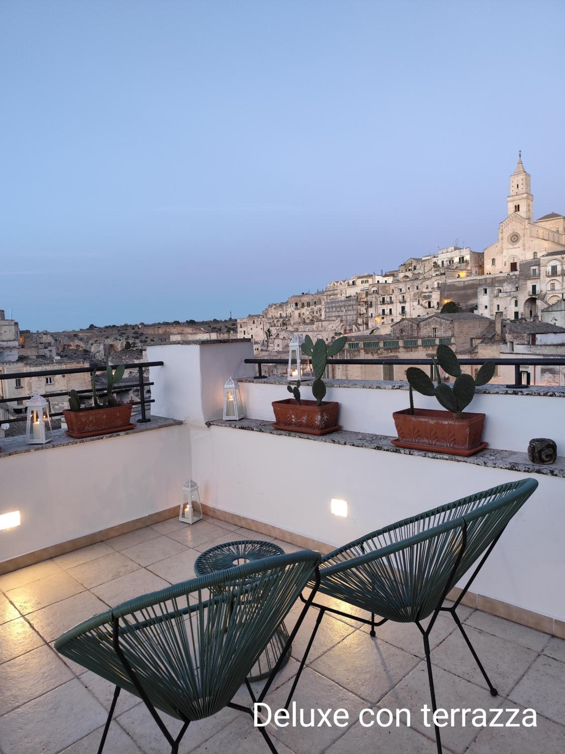 Deluxe Room with Terrace - Photo 8