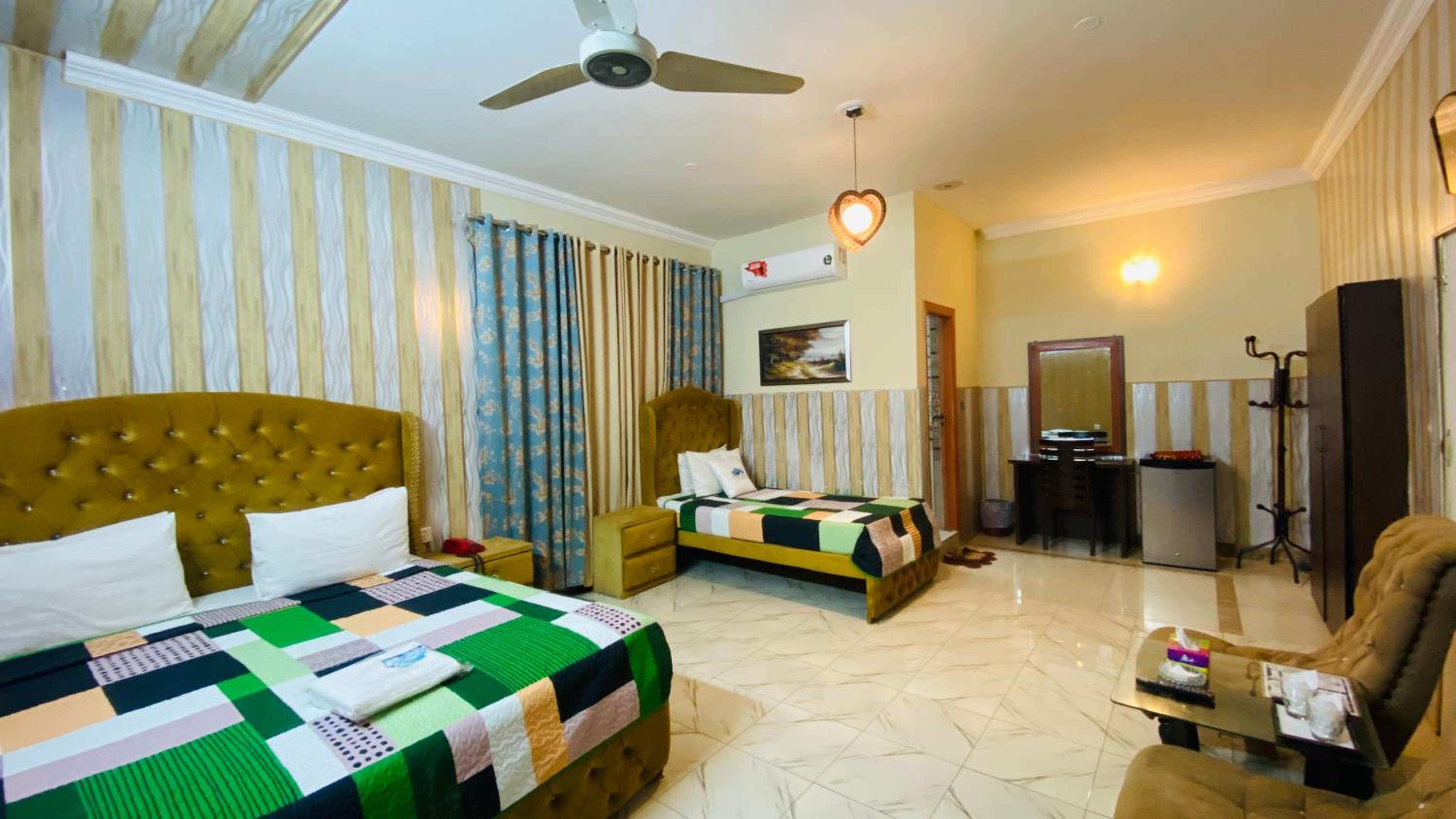 Deluxe Triple Room - Photo 20
