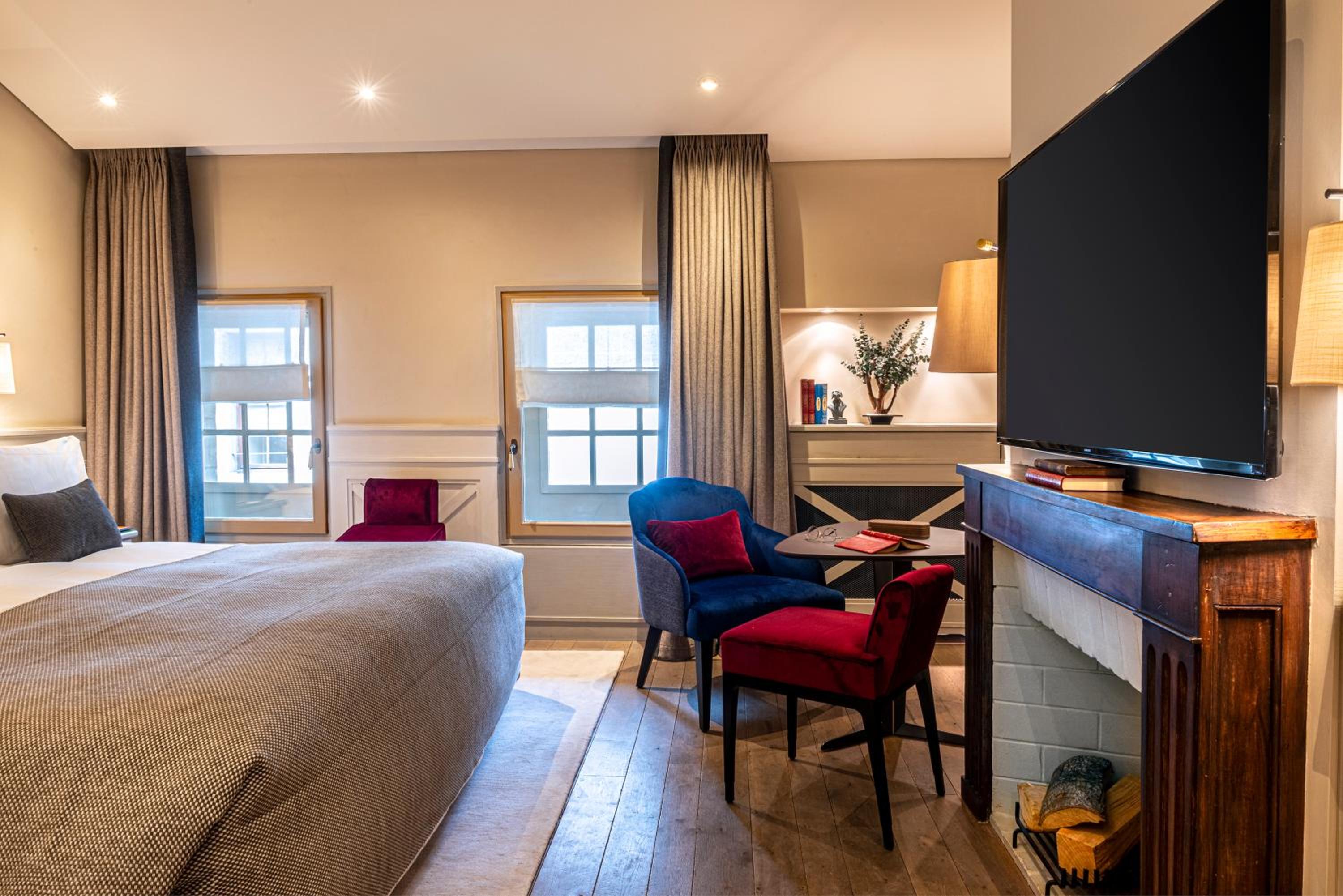 Deluxe Room - Photo 11