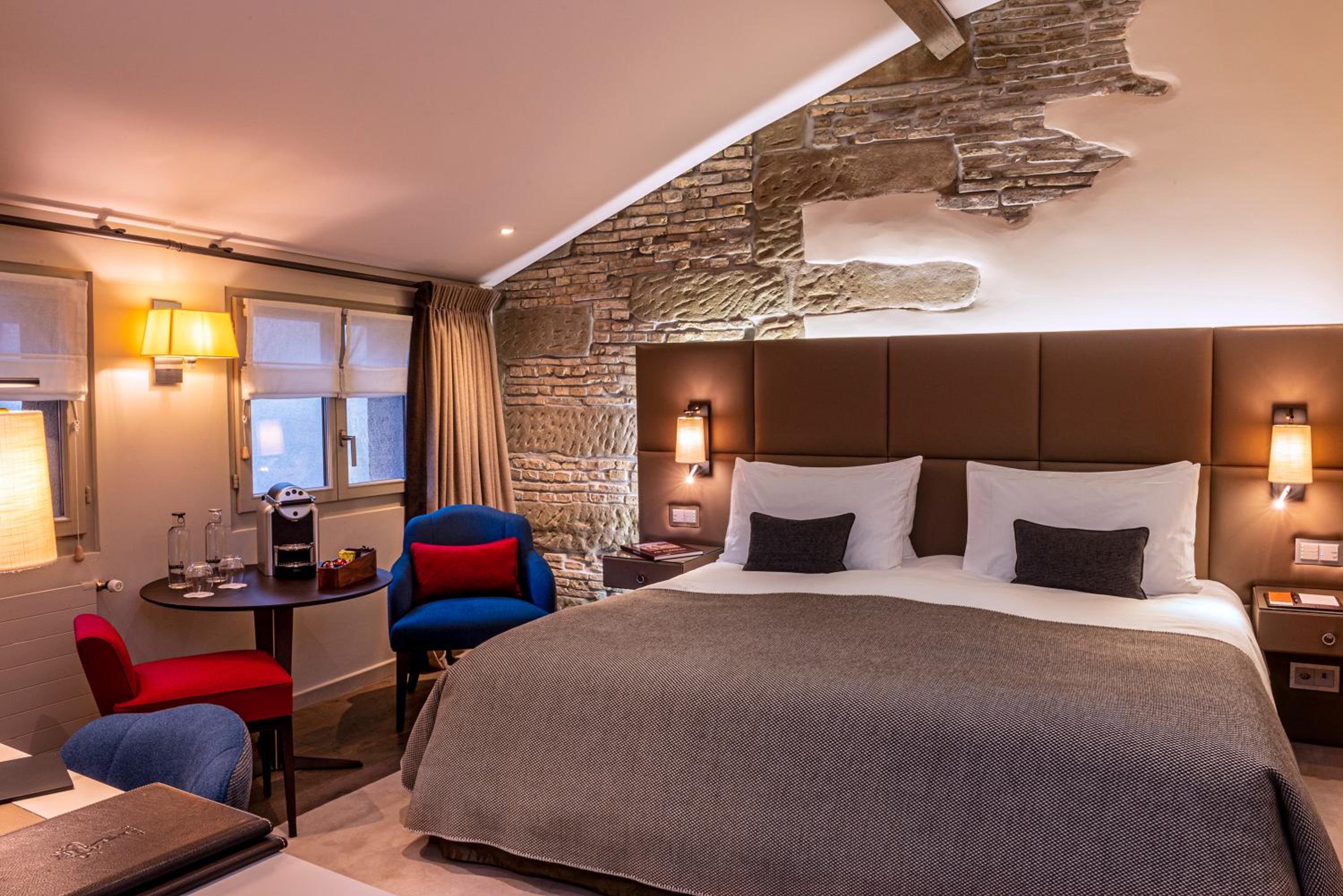 Deluxe Room - Photo 3