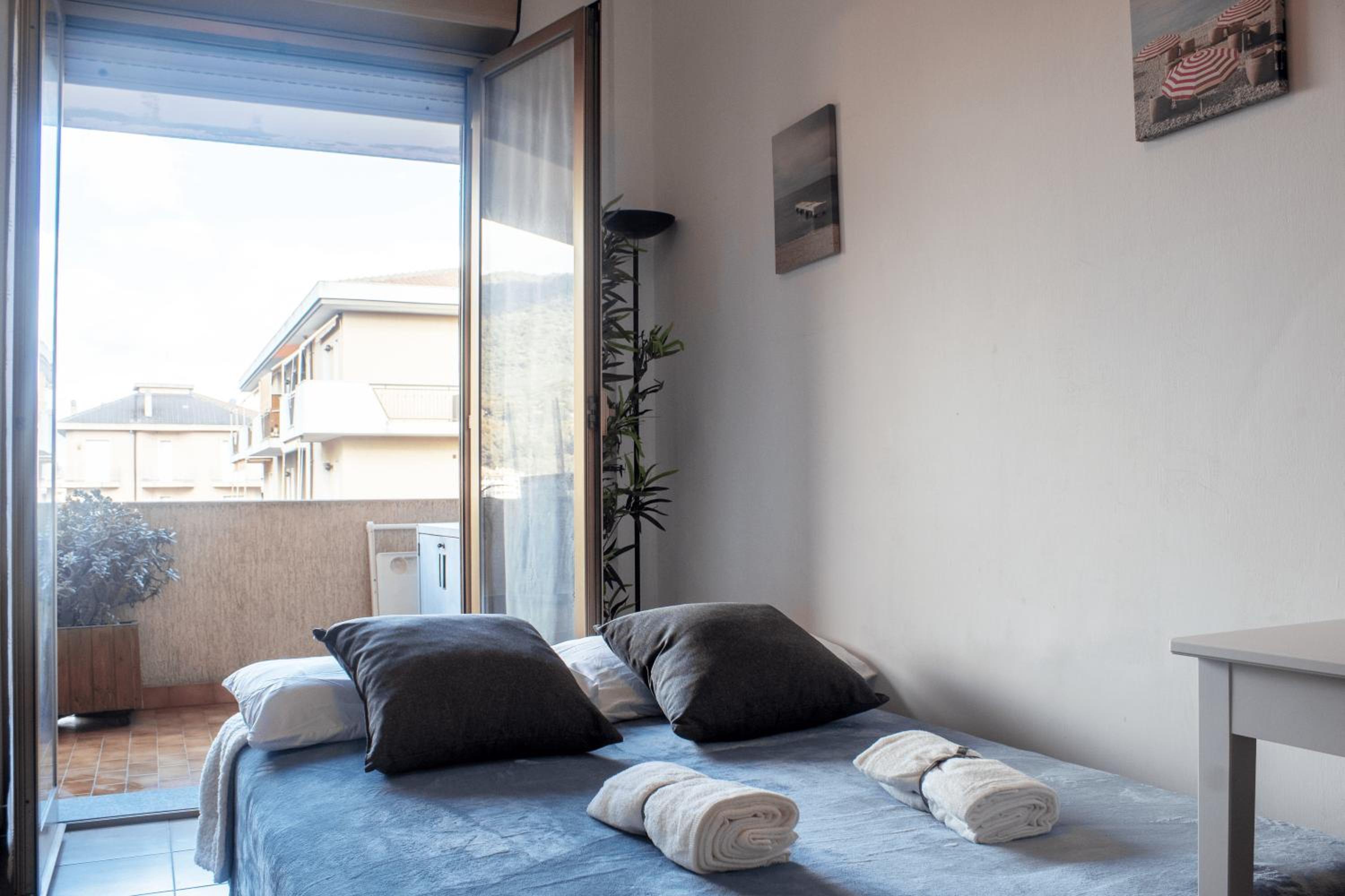 One-Bedroom Apartment photo 3