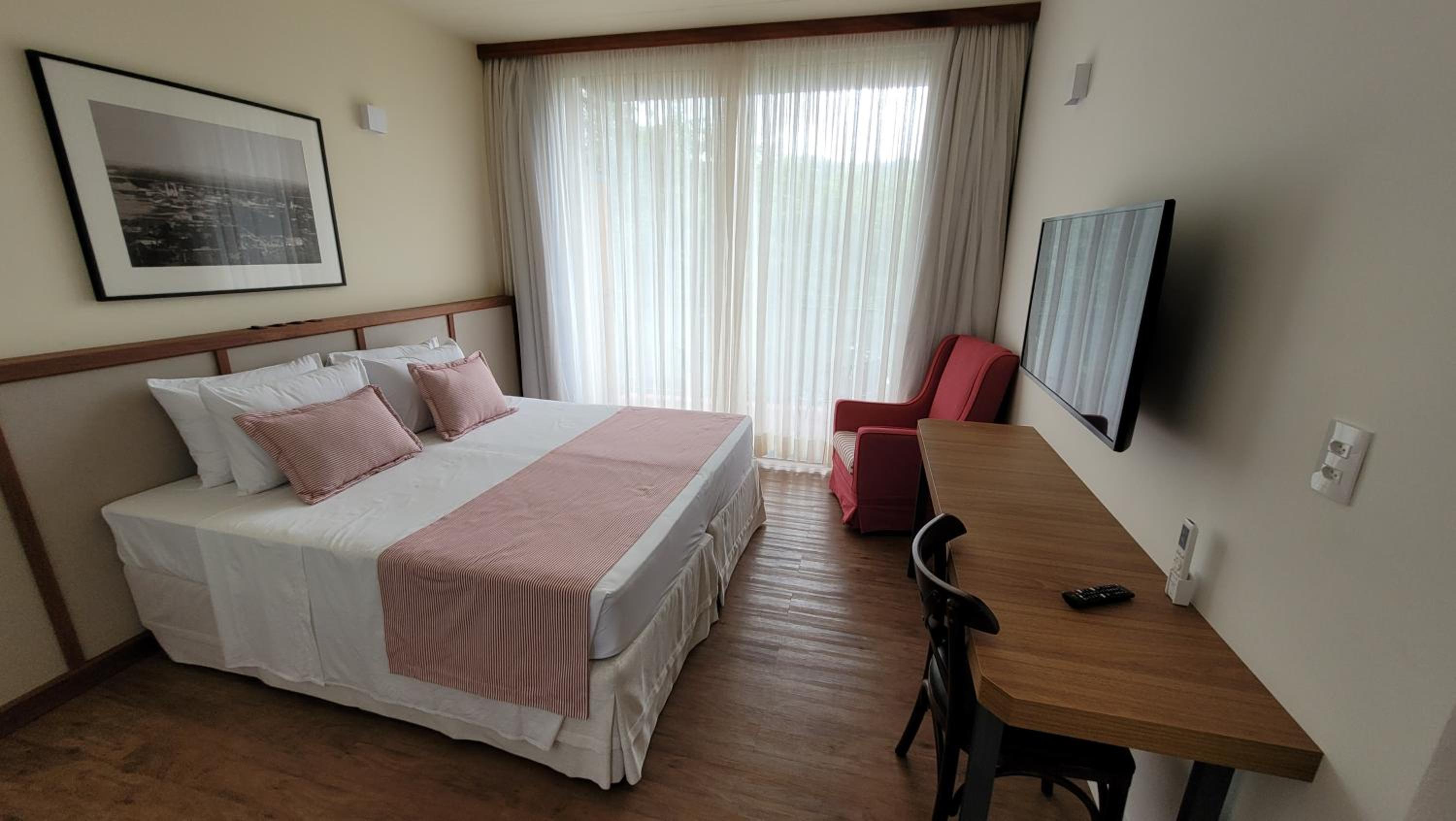 Queen Room photo 1
