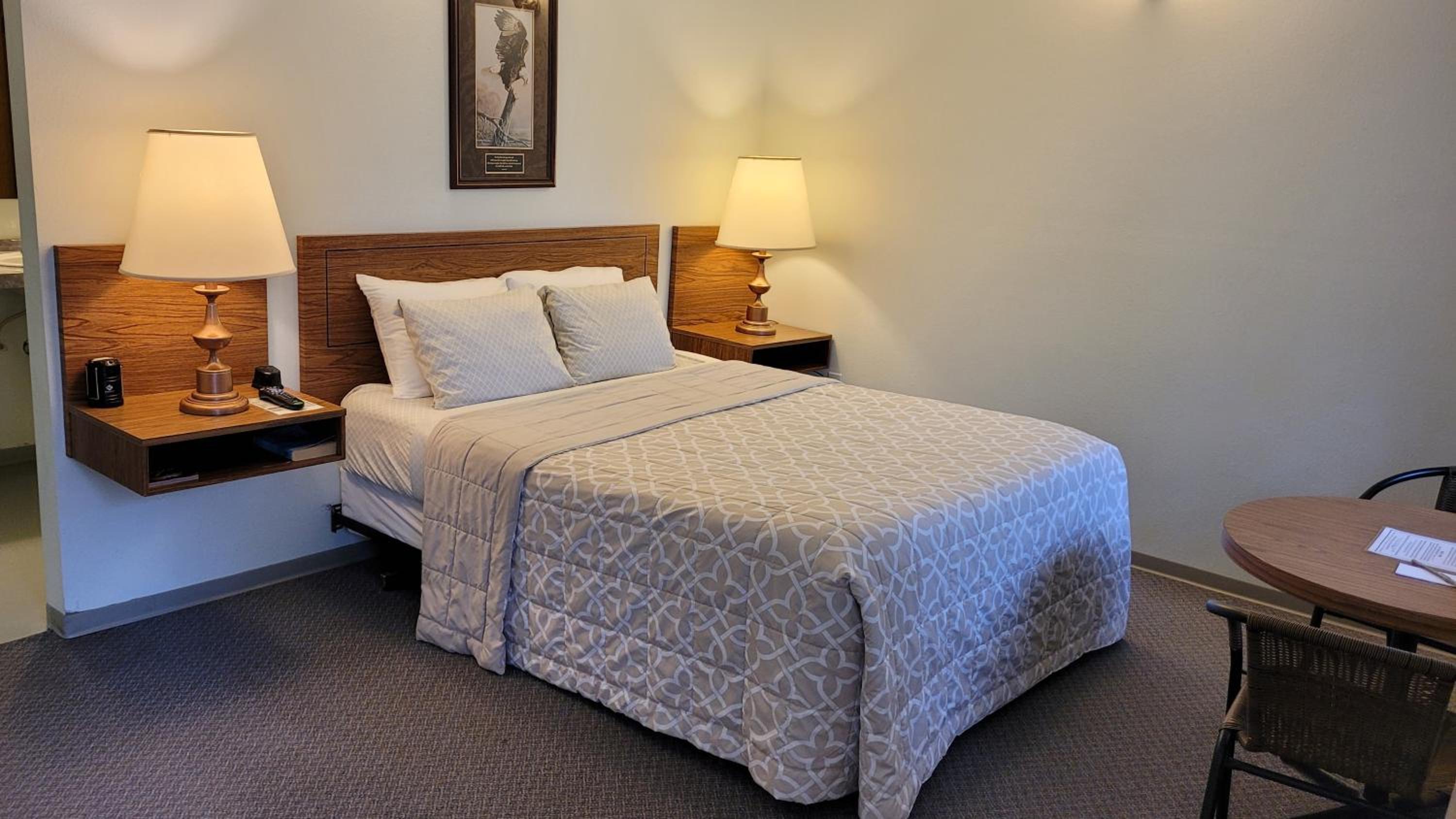 Queen Room photo 1