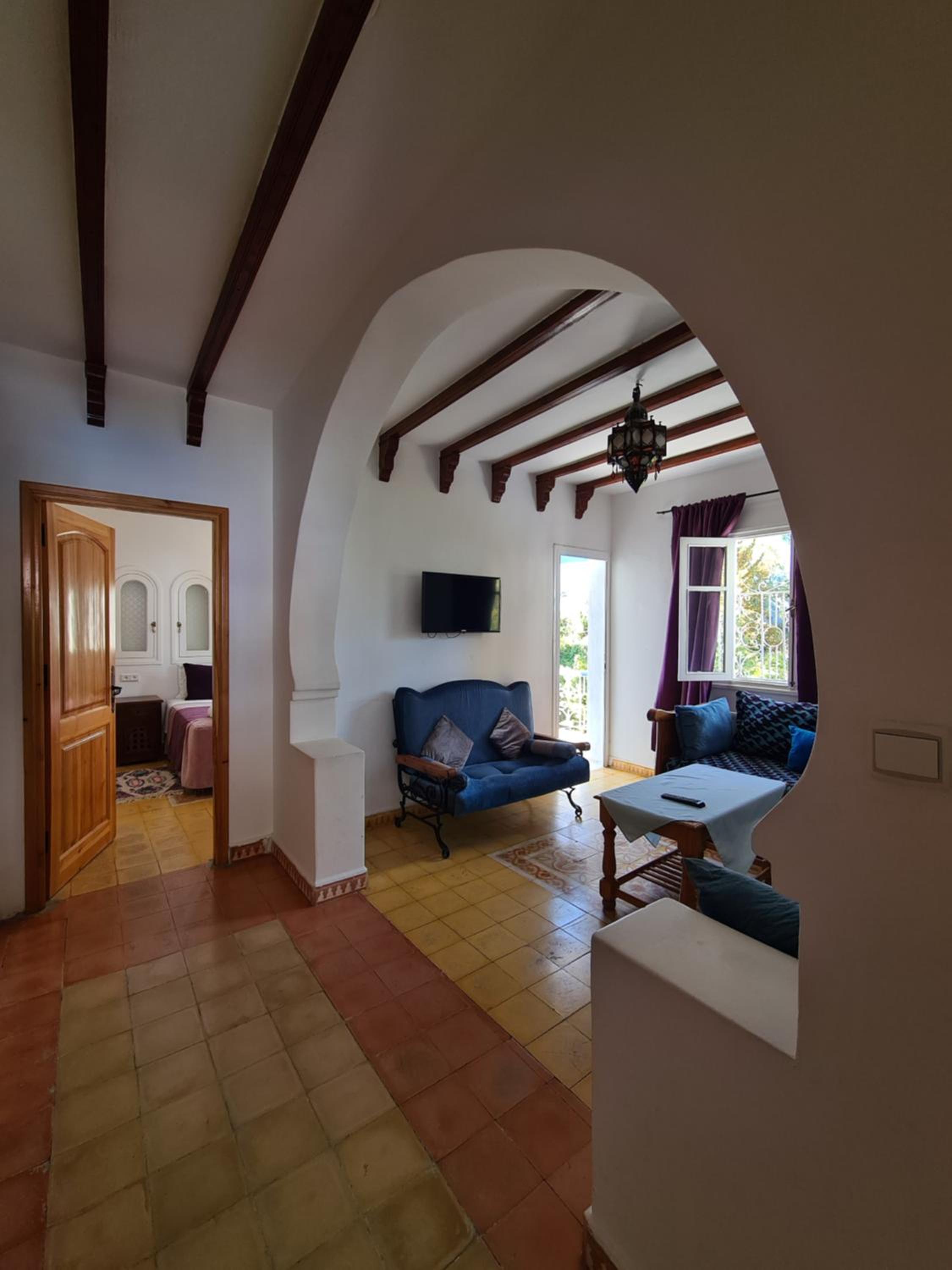 One-Bedroom Apartment - Photo 12