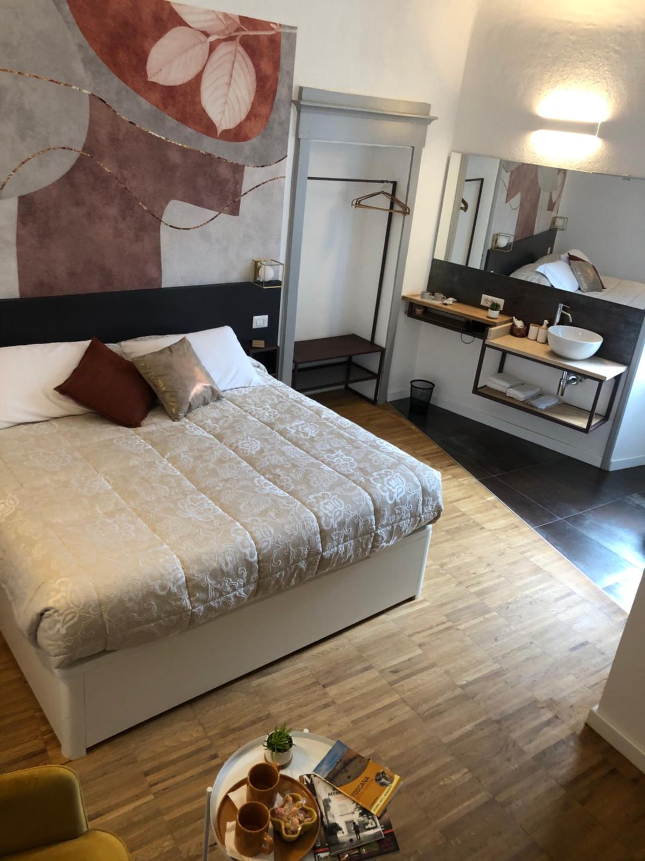 Deluxe King Room photo 1