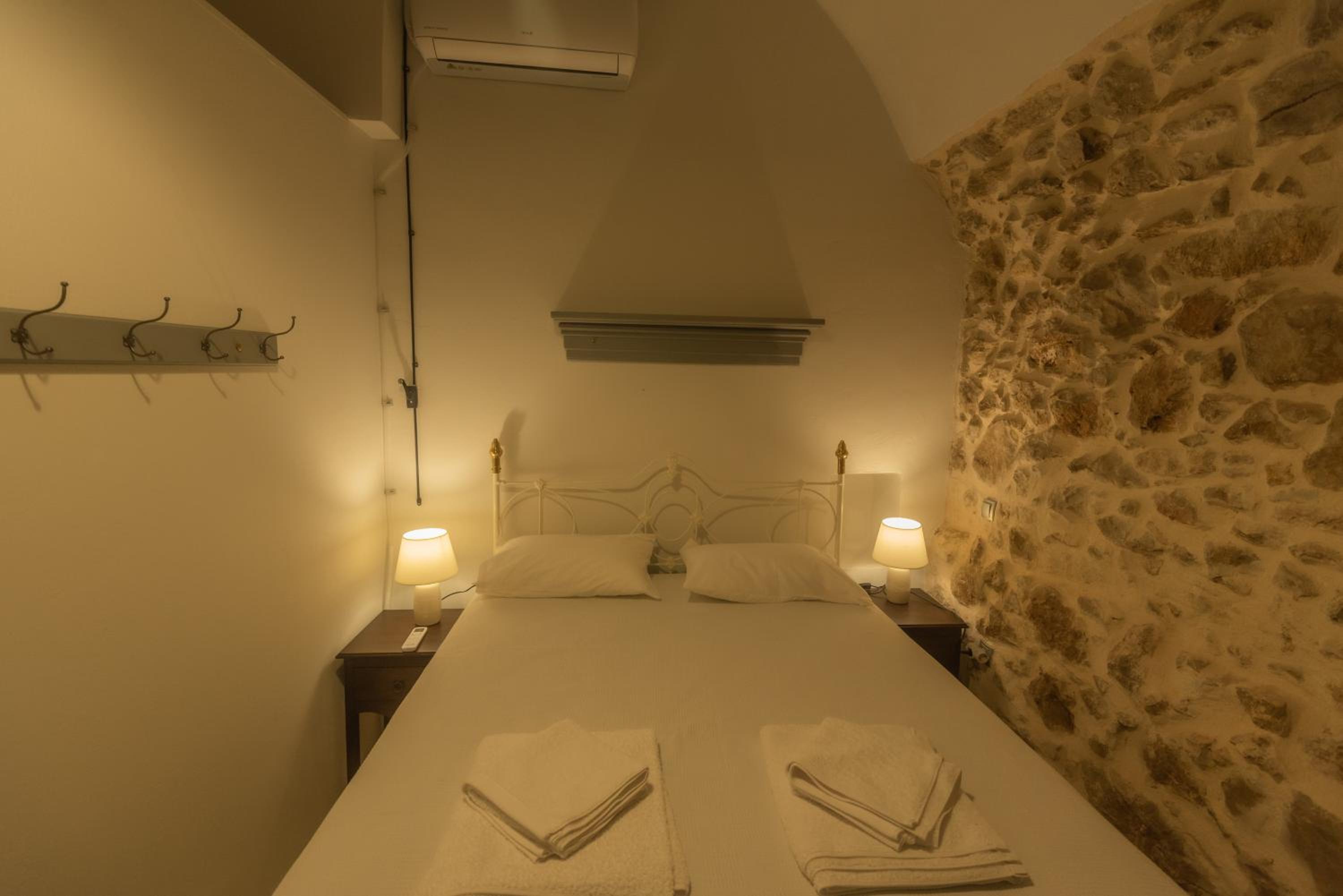 One-Bedroom House photo 1