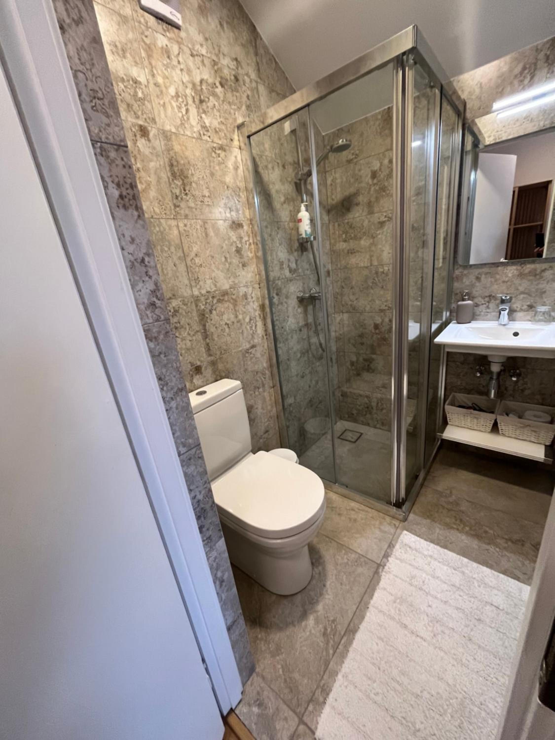 Standard Double or Twin Room photo 3