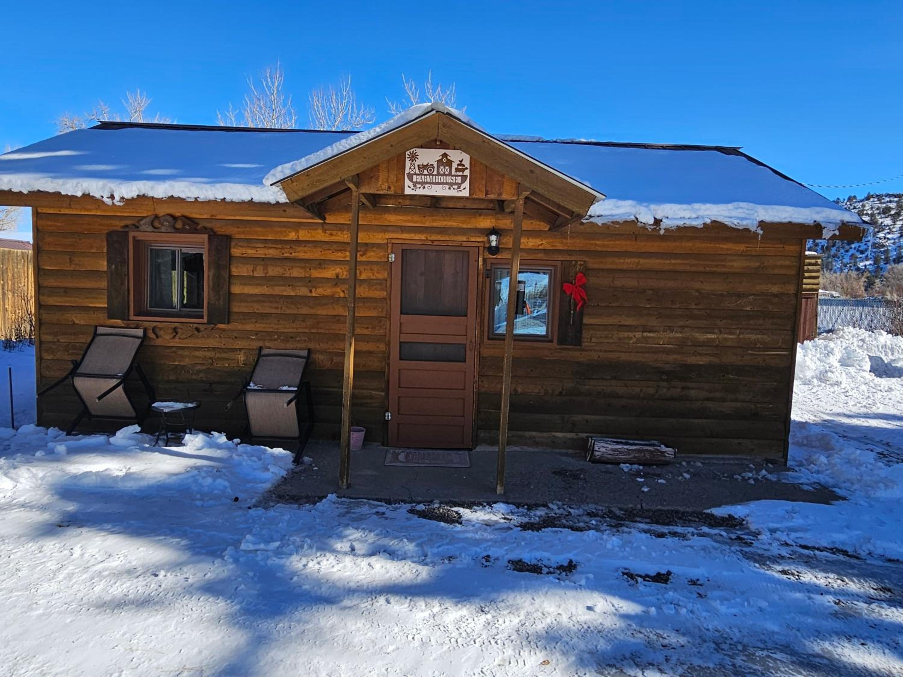 One-Bedroom Chalet - Pet Friendly photo 3