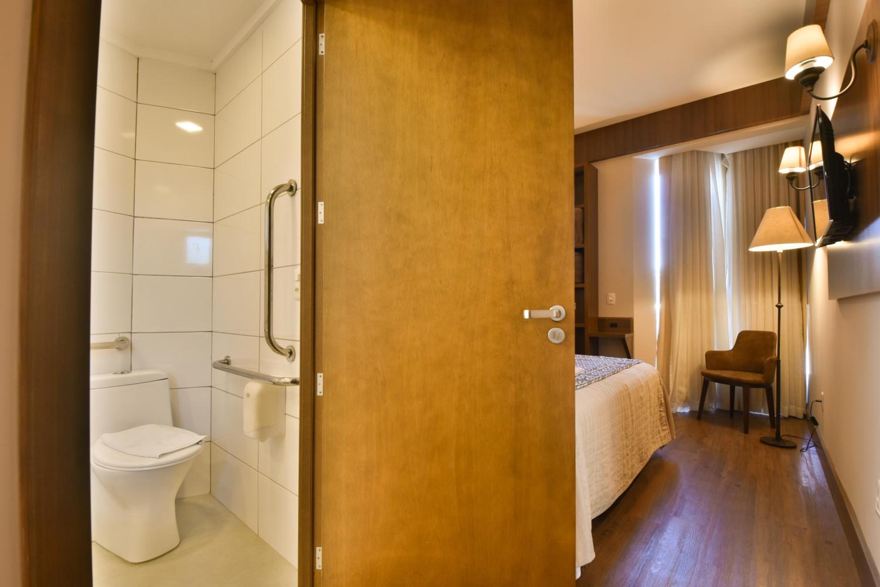 Double Room - Disability Access photo 2