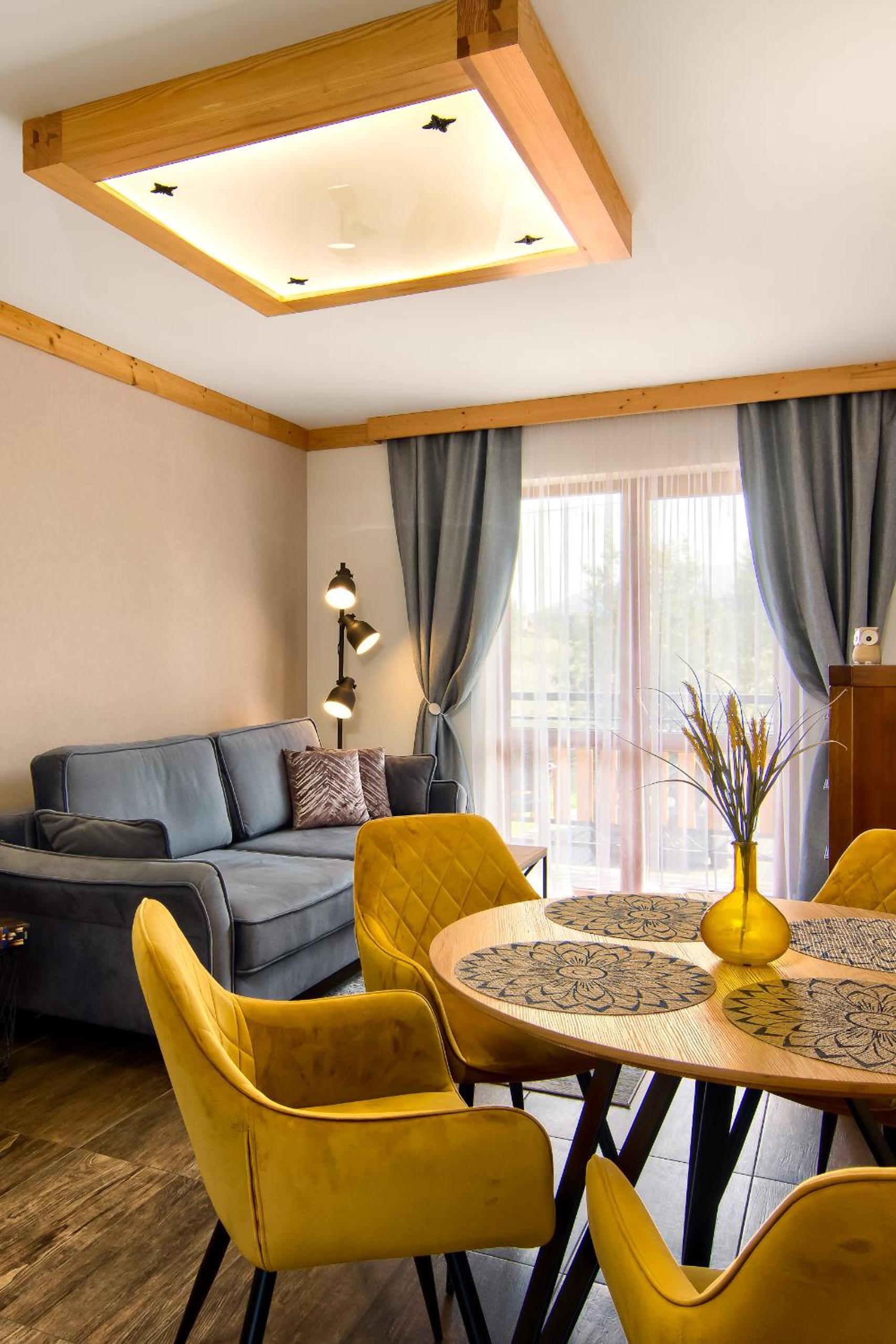 Apartment with Balcony photo 3