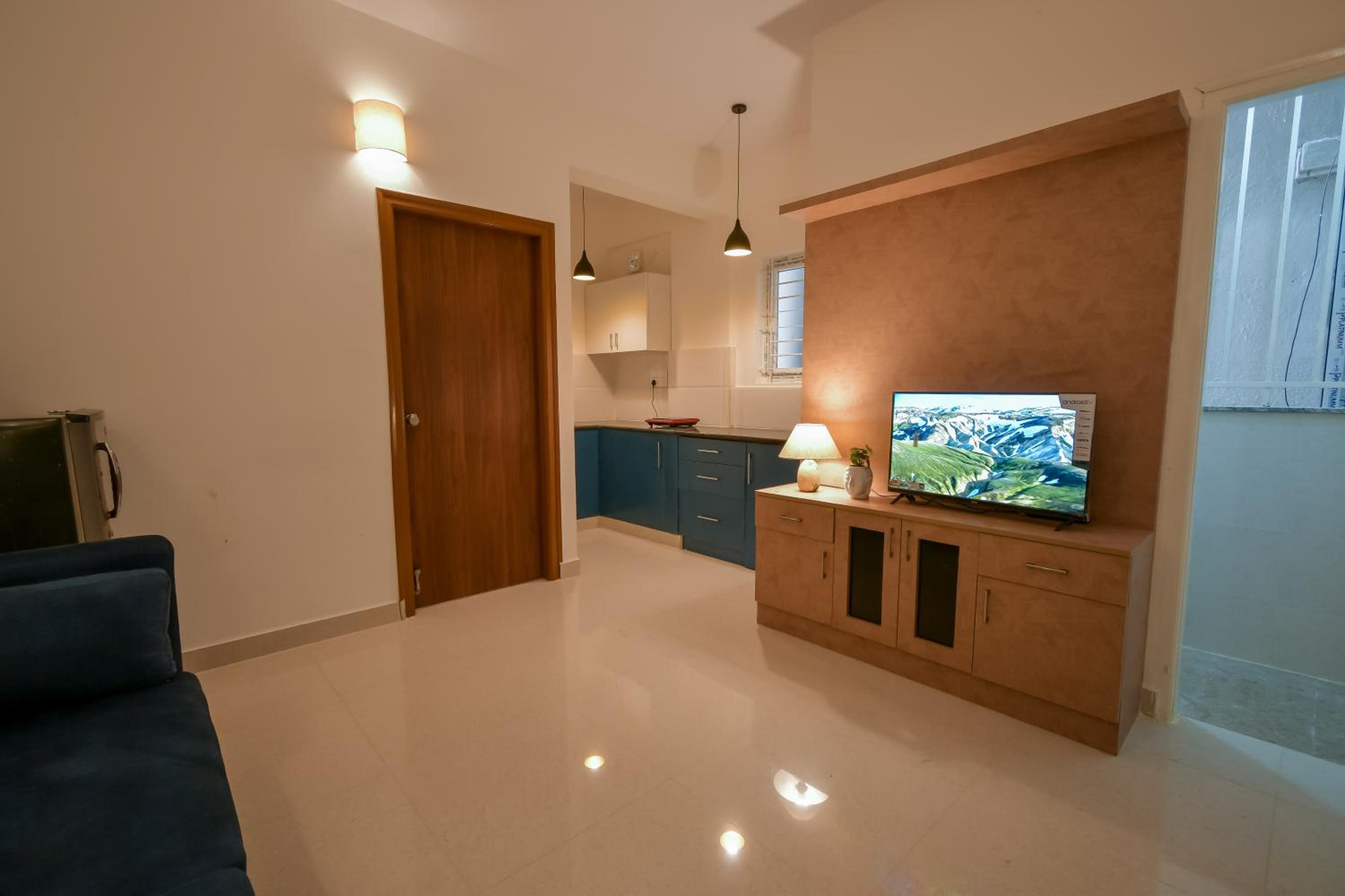 Deluxe One-Bedroom Apartment - Photo 24