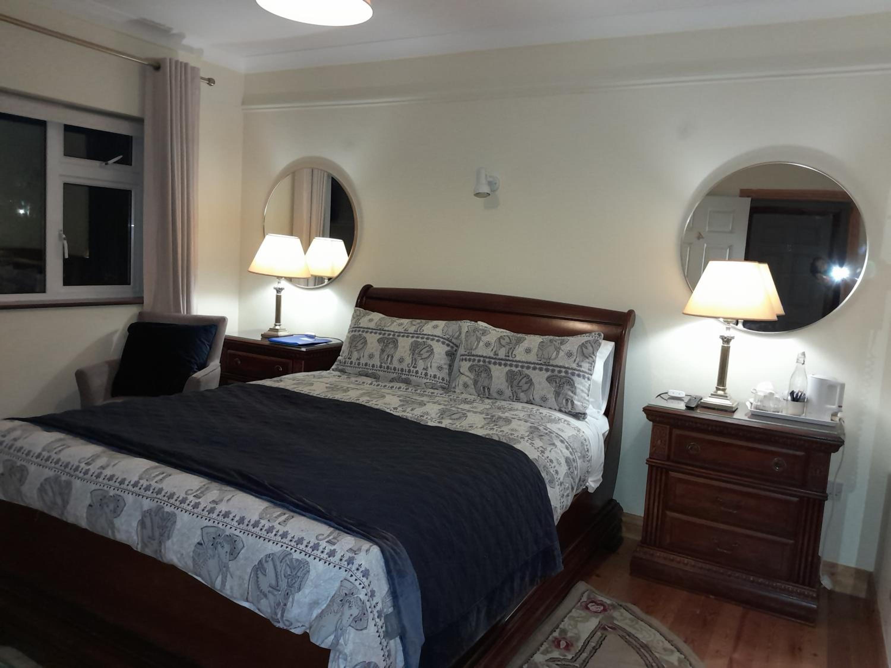 Superior King Room - Photo 15
