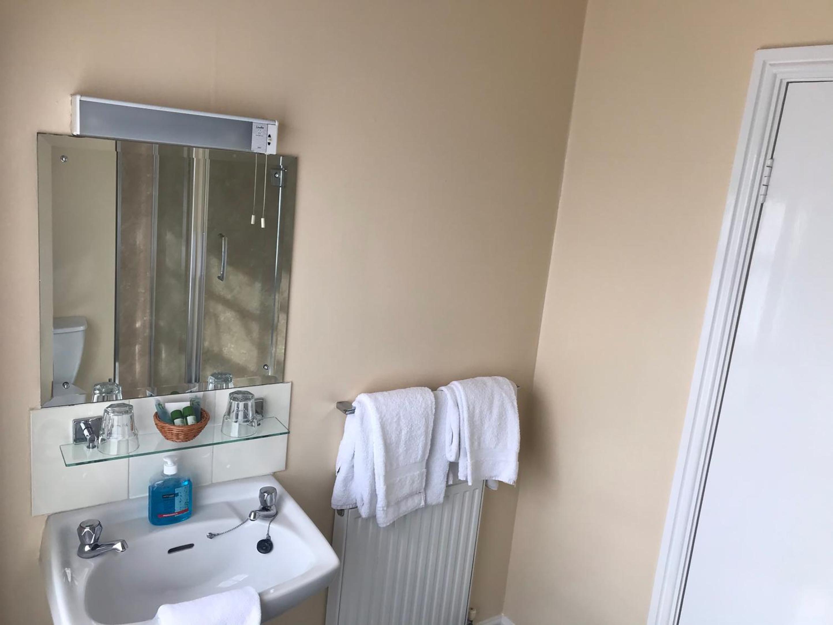 Double Room - Photo 2