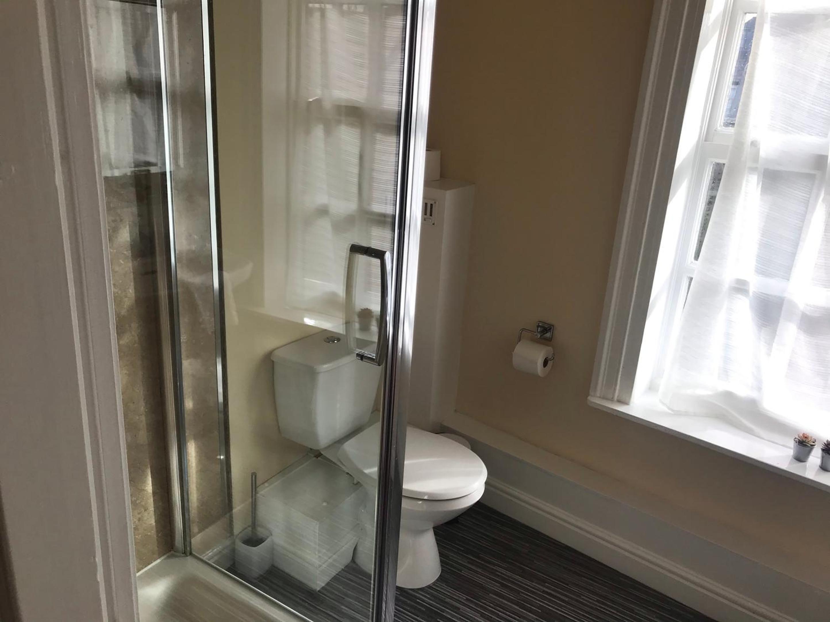 Double Room - Photo 7