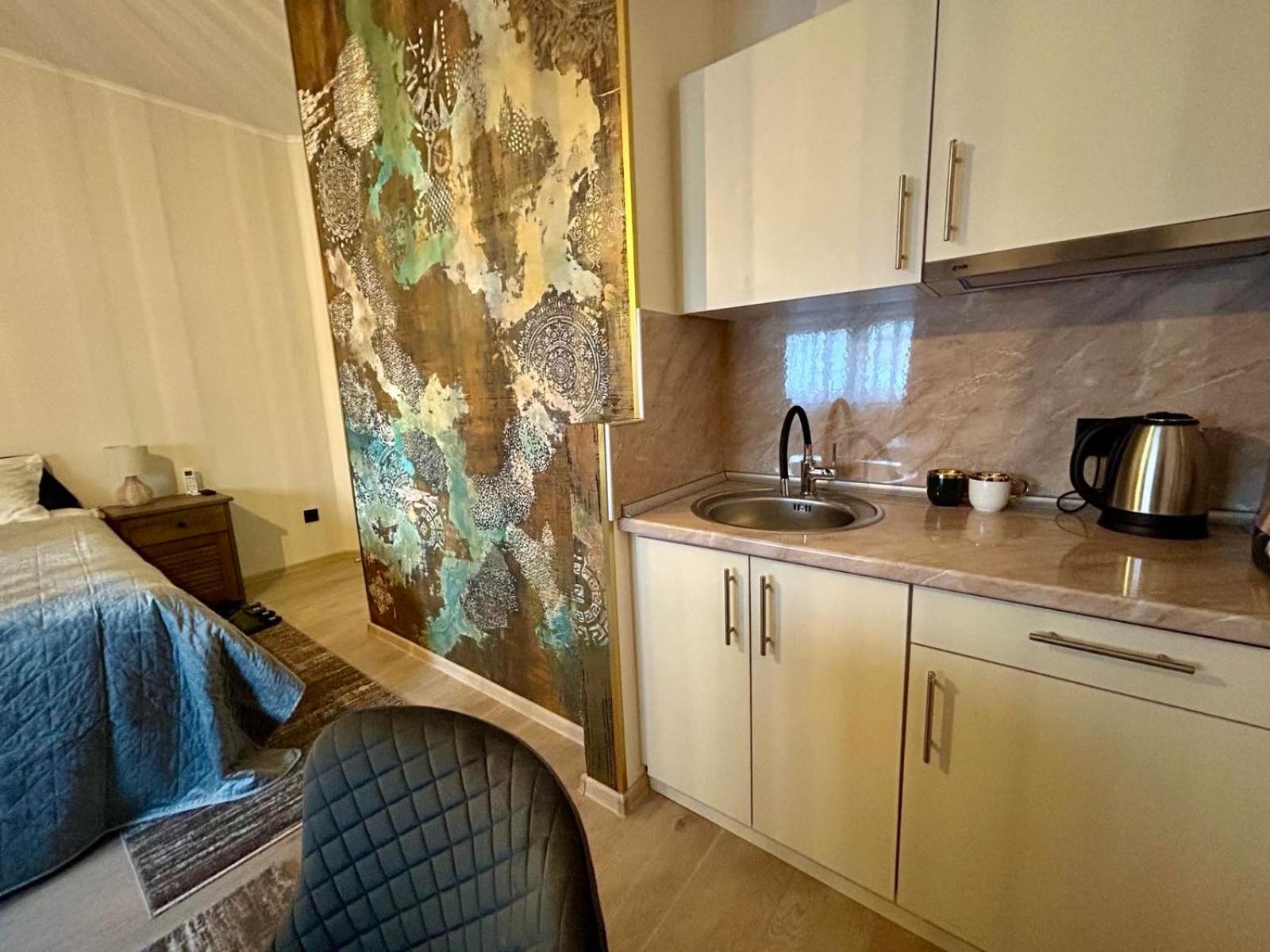 Deluxe Double Room with Extra Bed photo 2