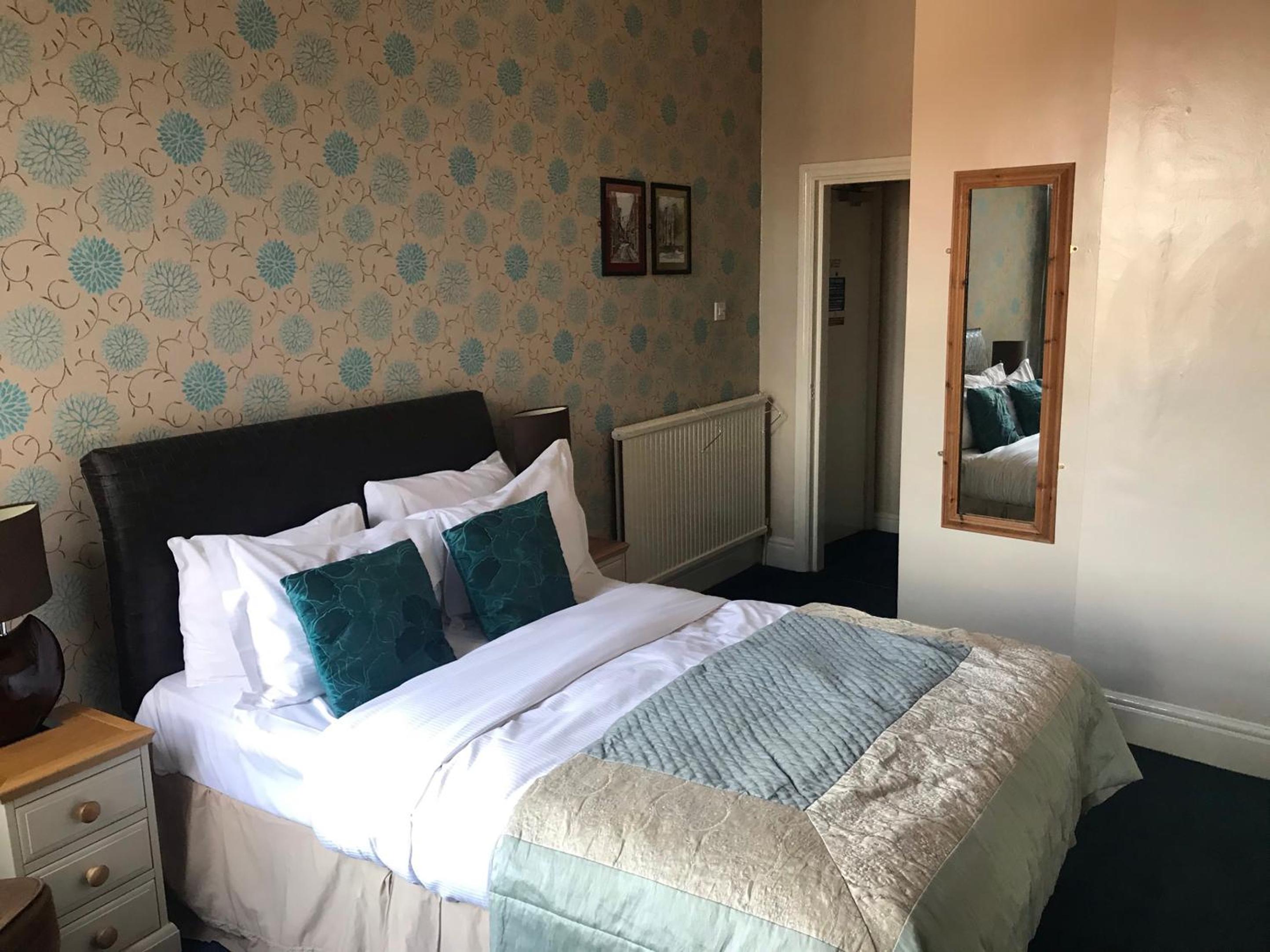 Family Suite (2 Adults + 2 Children) - Photo 12