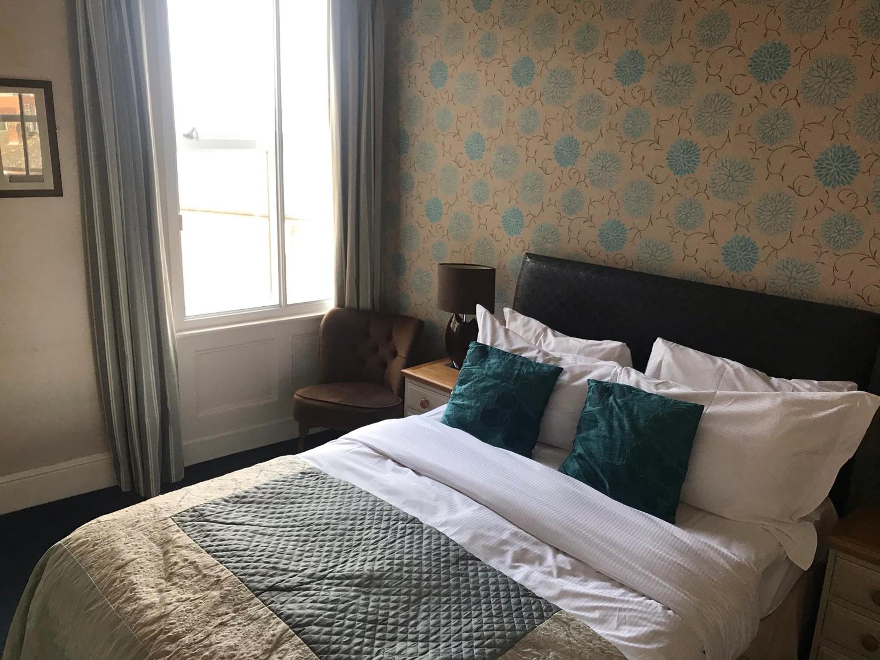 Family Suite (2 Adults + 2 Children) - Photo 11