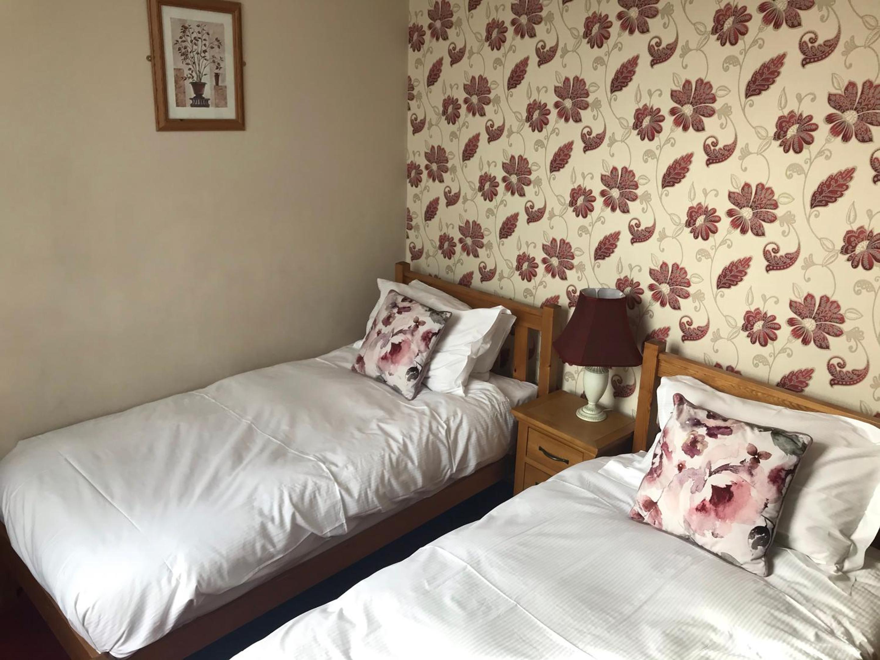 Twin Room - Photo 5