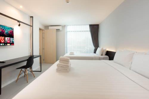 Connecting Room - Photo 10