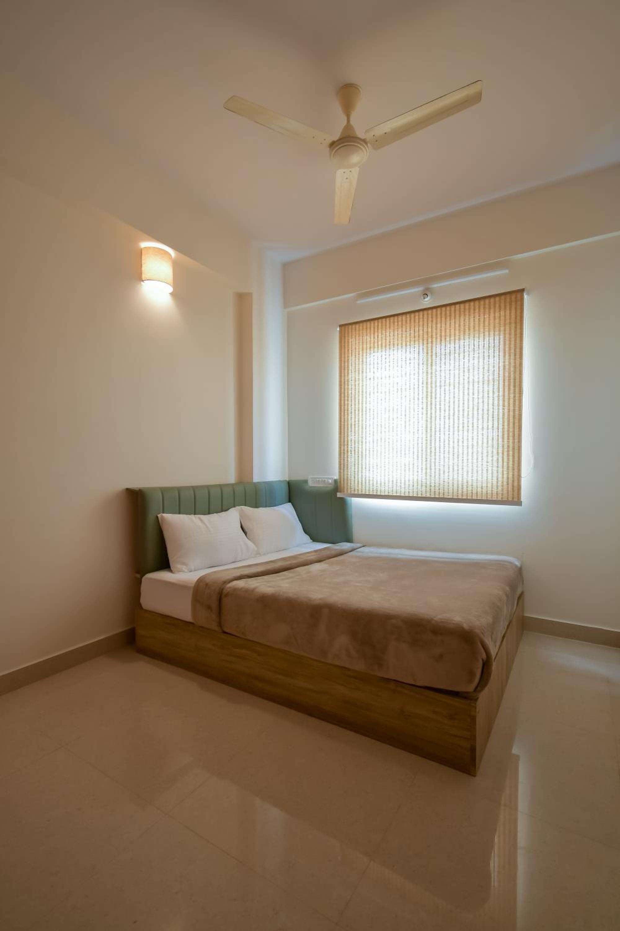 Deluxe One-Bedroom Apartment - Photo 22