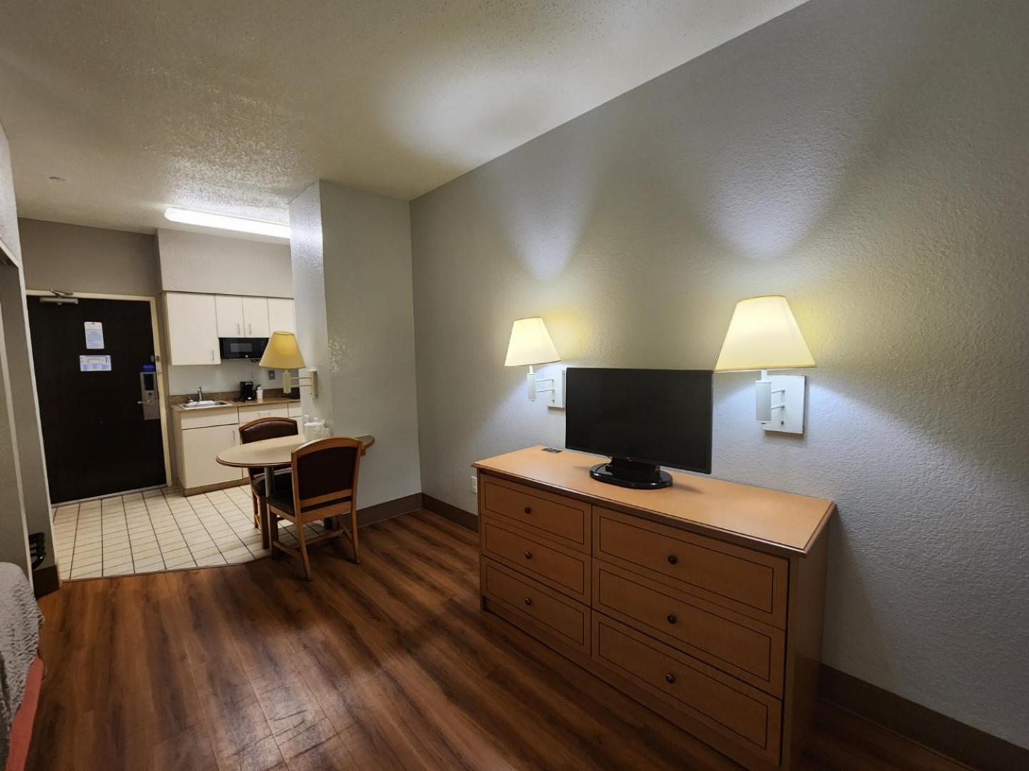2 Full Beds | ADA/RI Shower/Kitchen