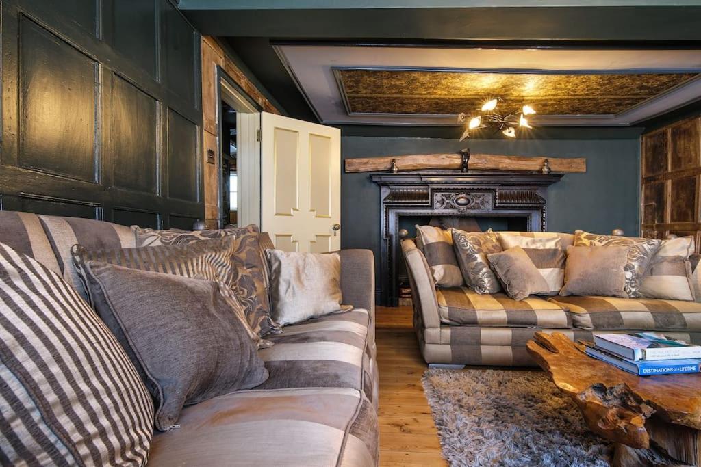 Three-Bedroom House photo 1
