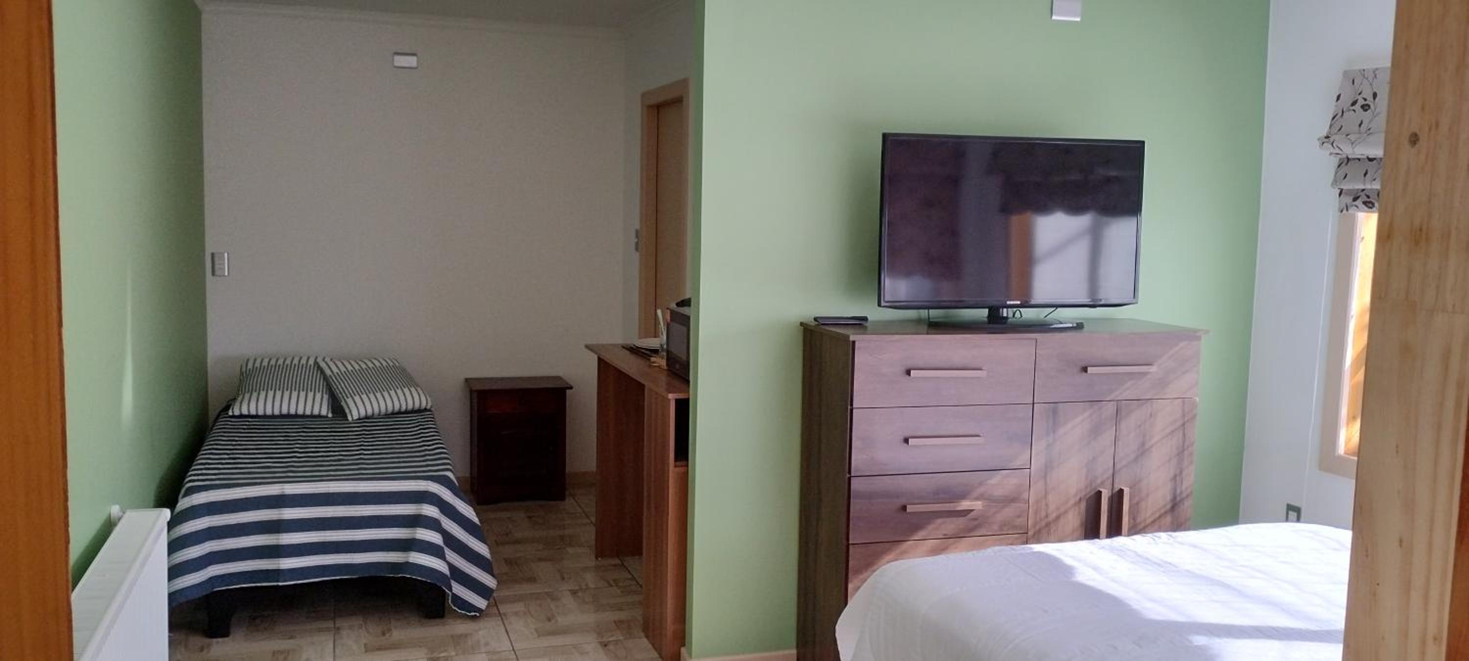 Budget Twin Room photo 3