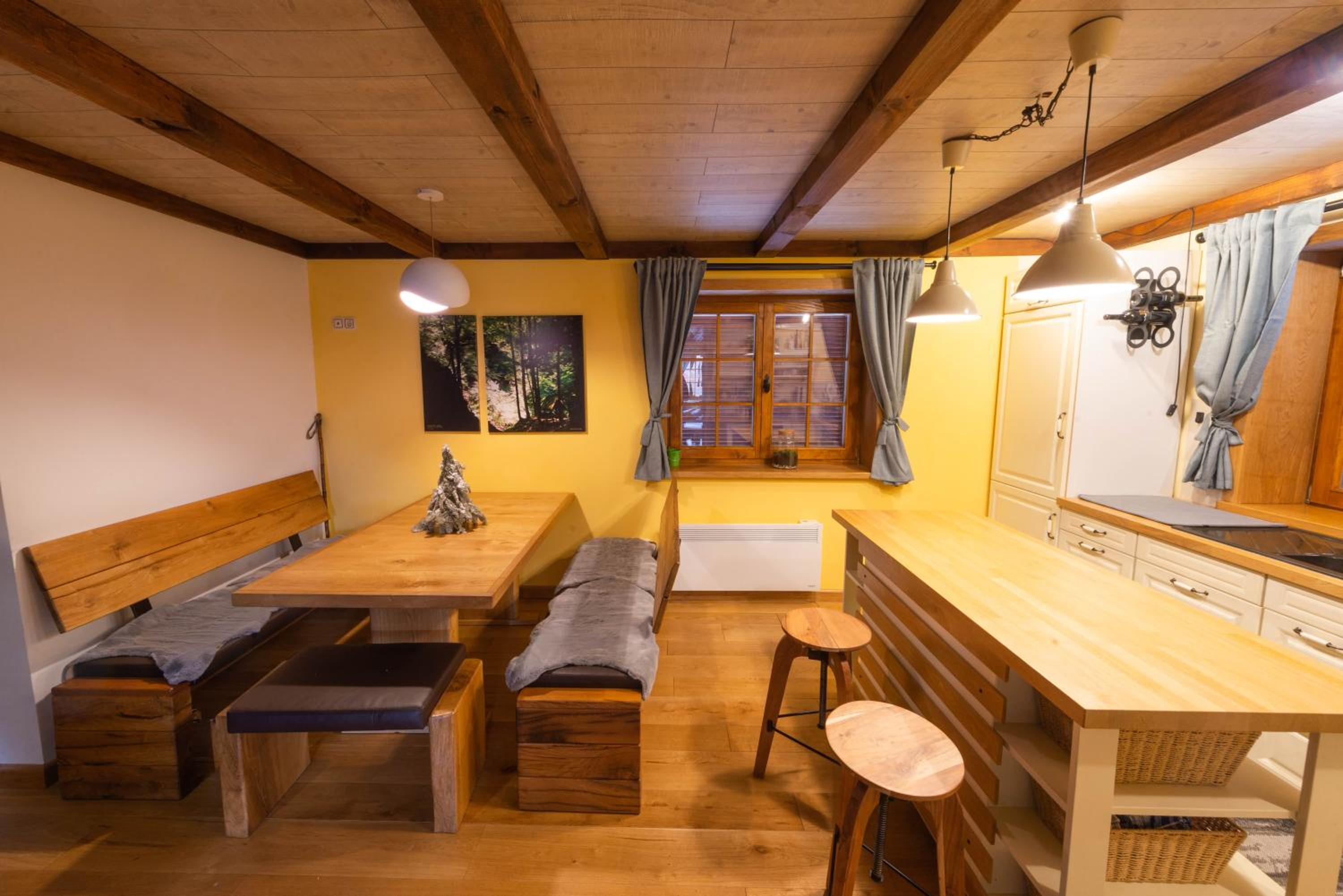 Three-Bedroom House photo 3