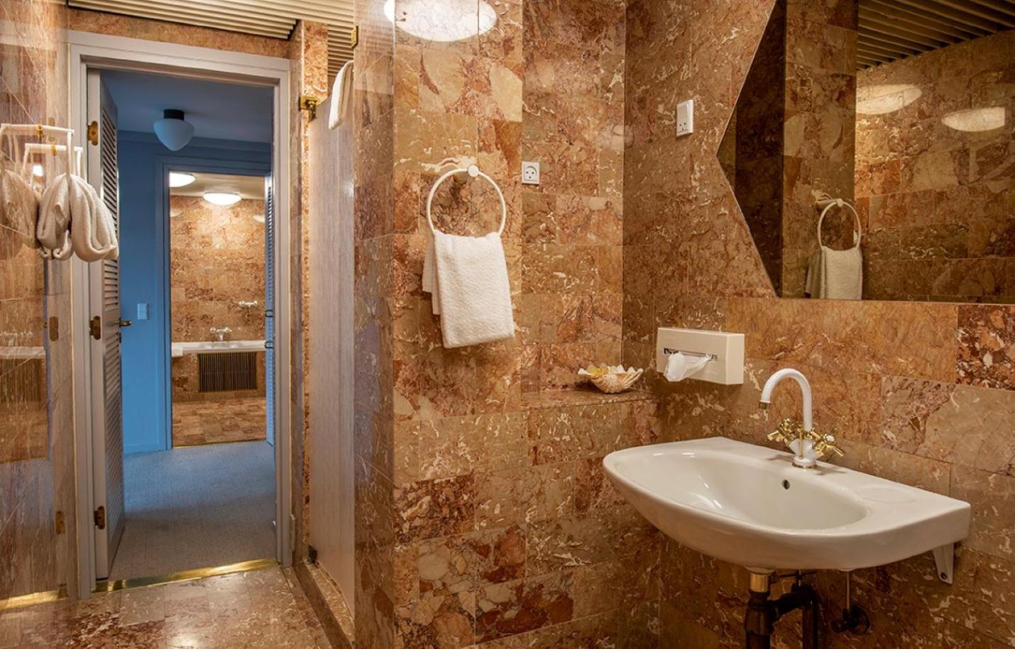 Suite with Sea View - Photo 4