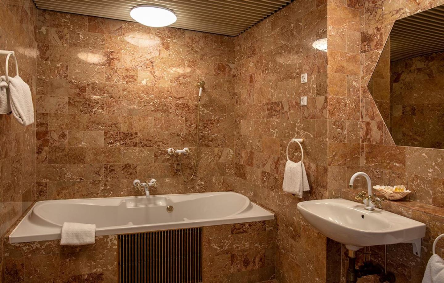Suite with Sea View - Photo 7