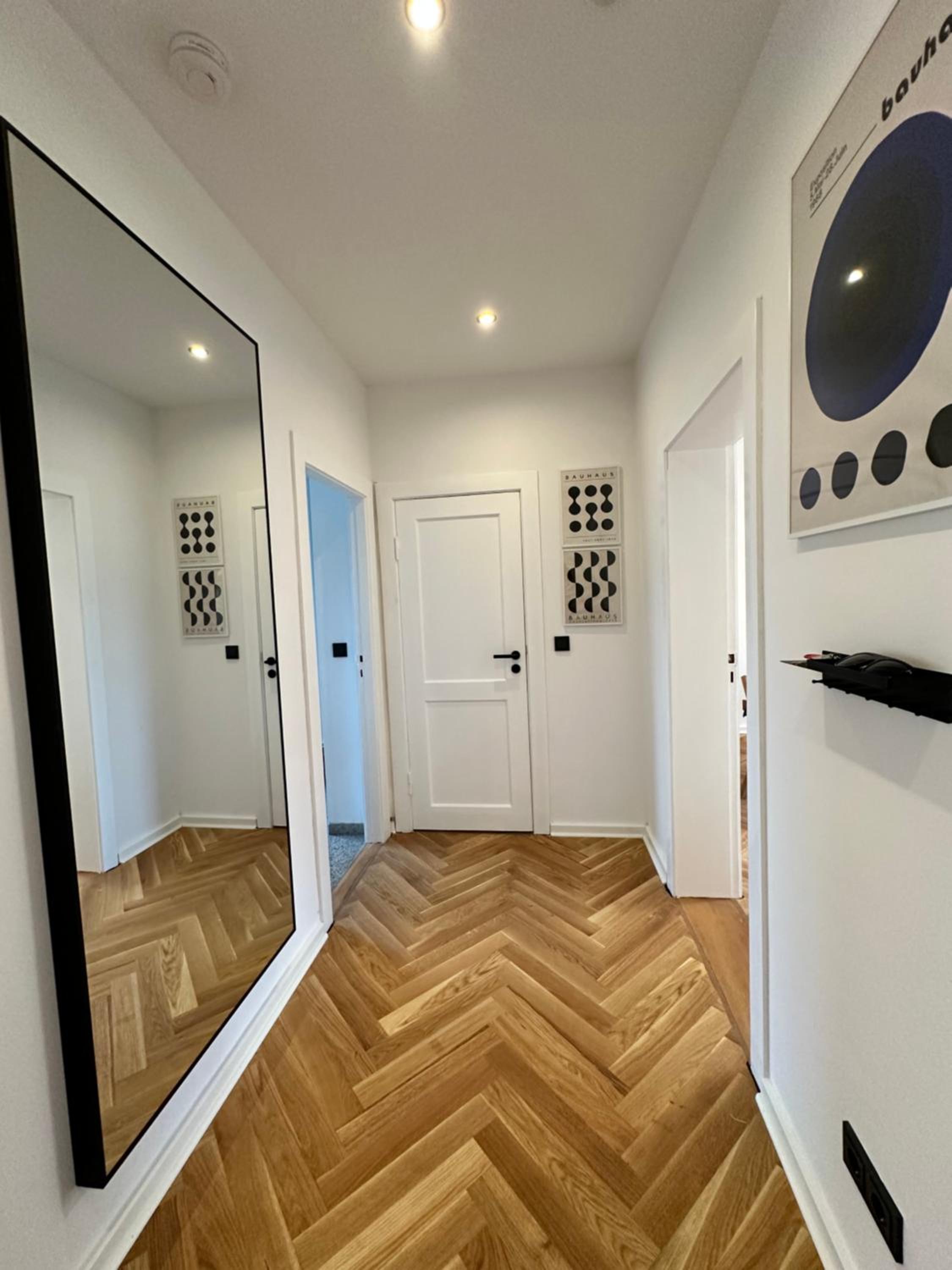 One-Bedroom Apartment photo 3
