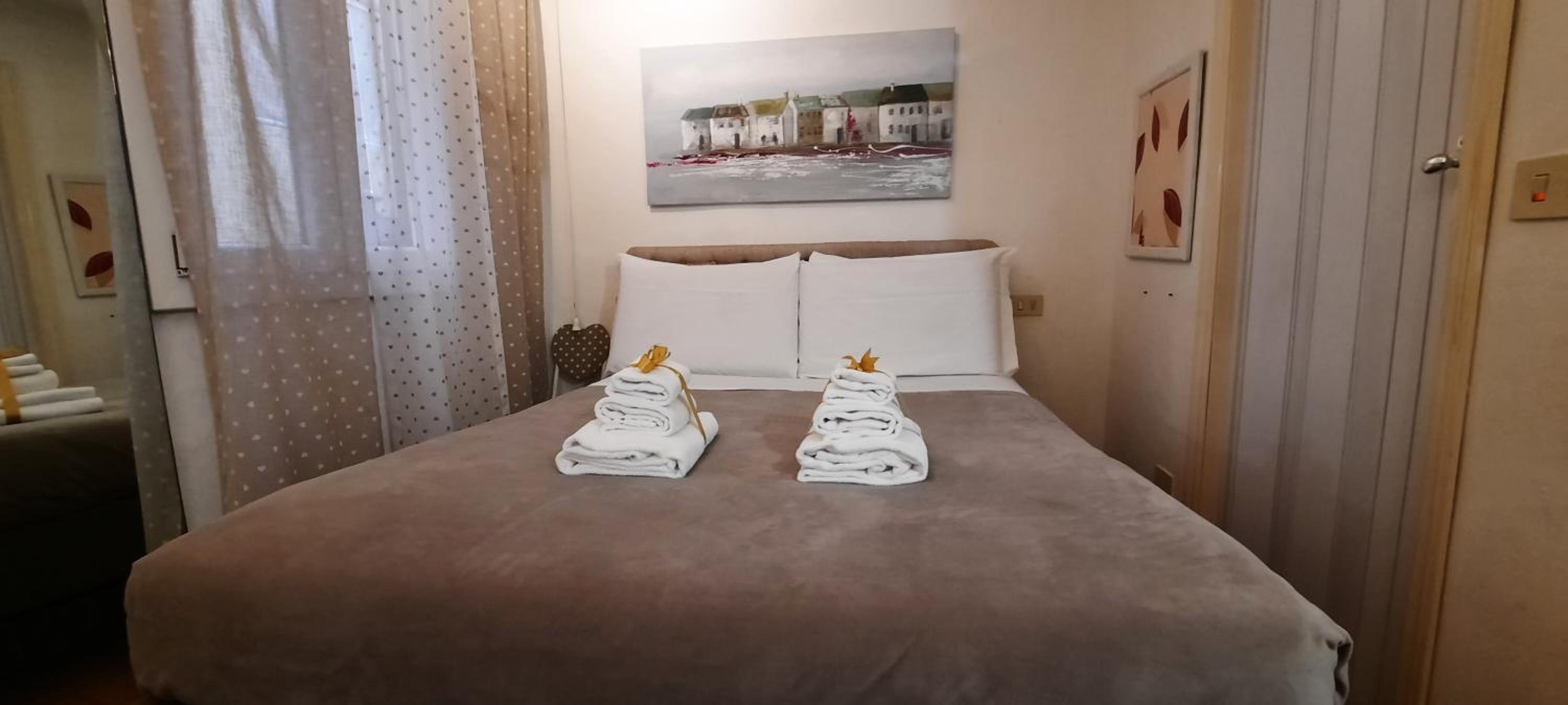 Standard Queen Room