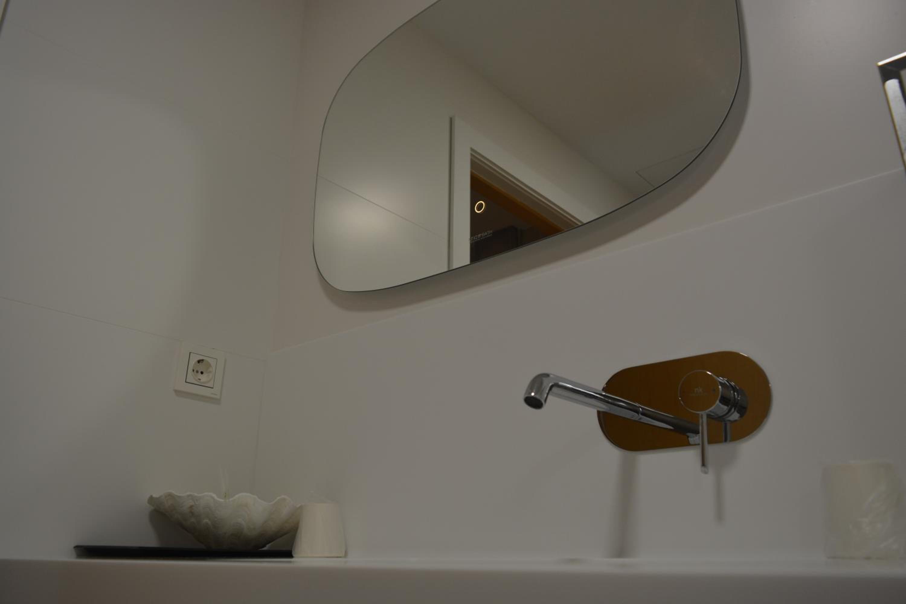 Double or Twin Room (2 Adults) - Photo 10