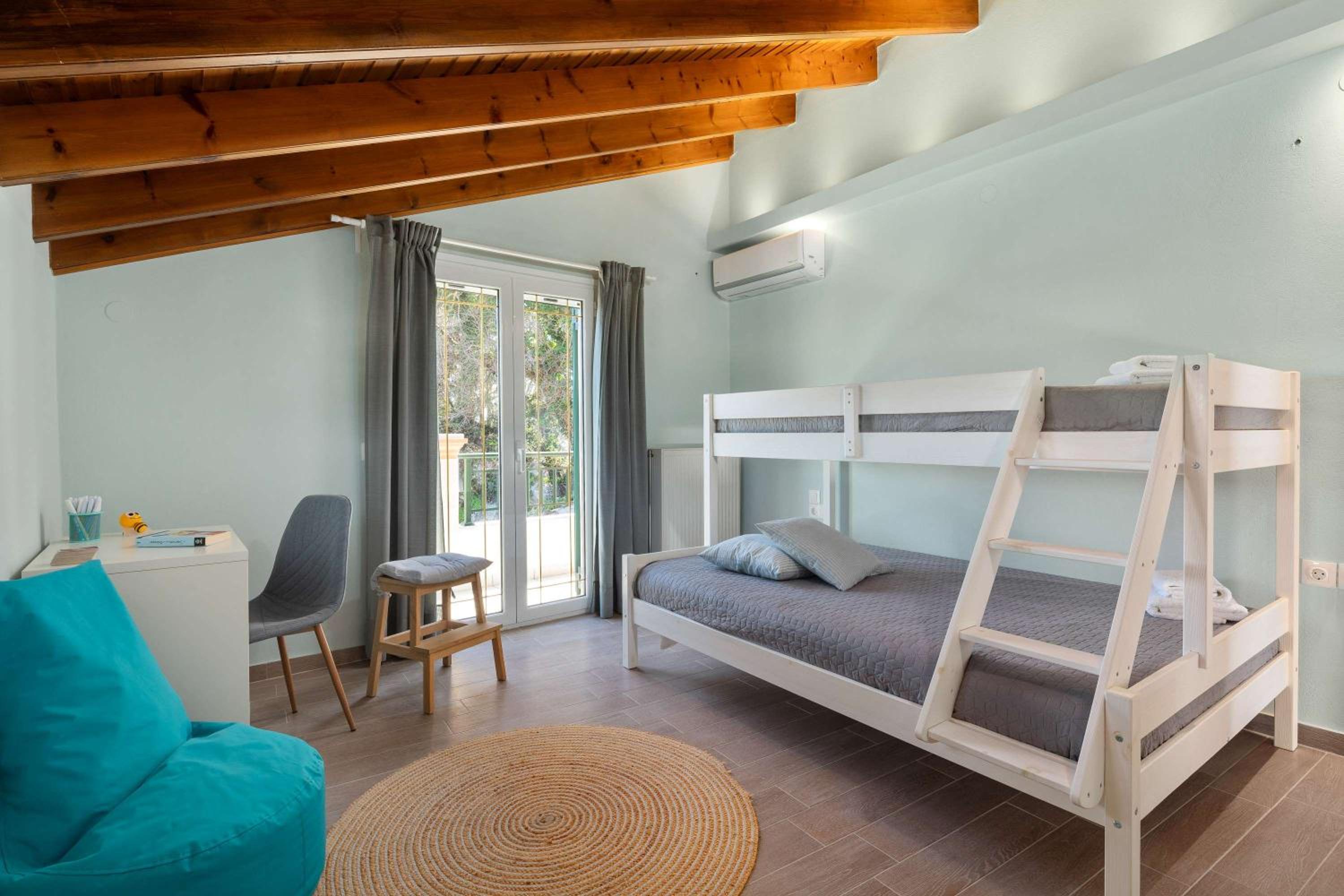 Three-Bedroom House photo 2