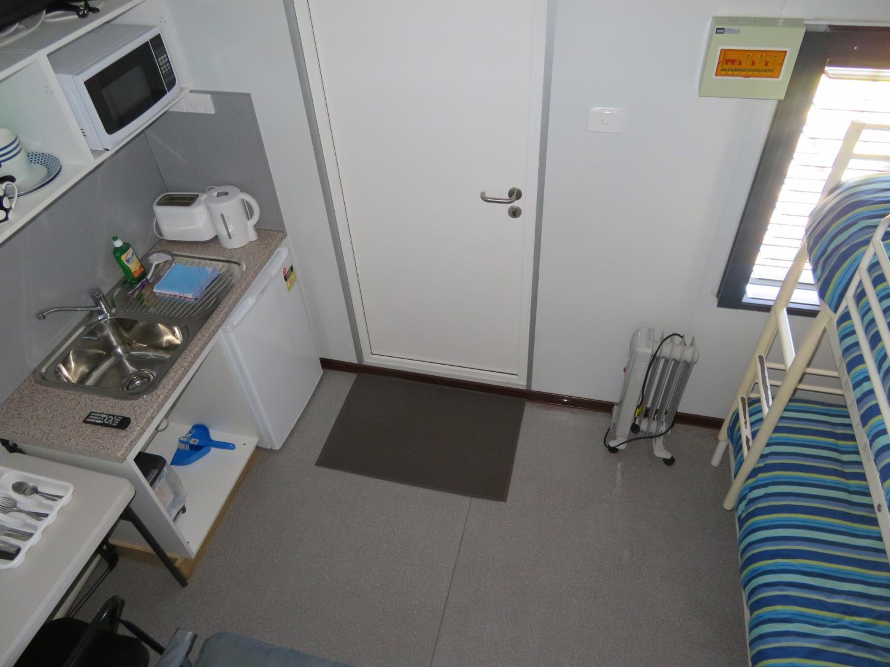 Budget Twin Room photo 3