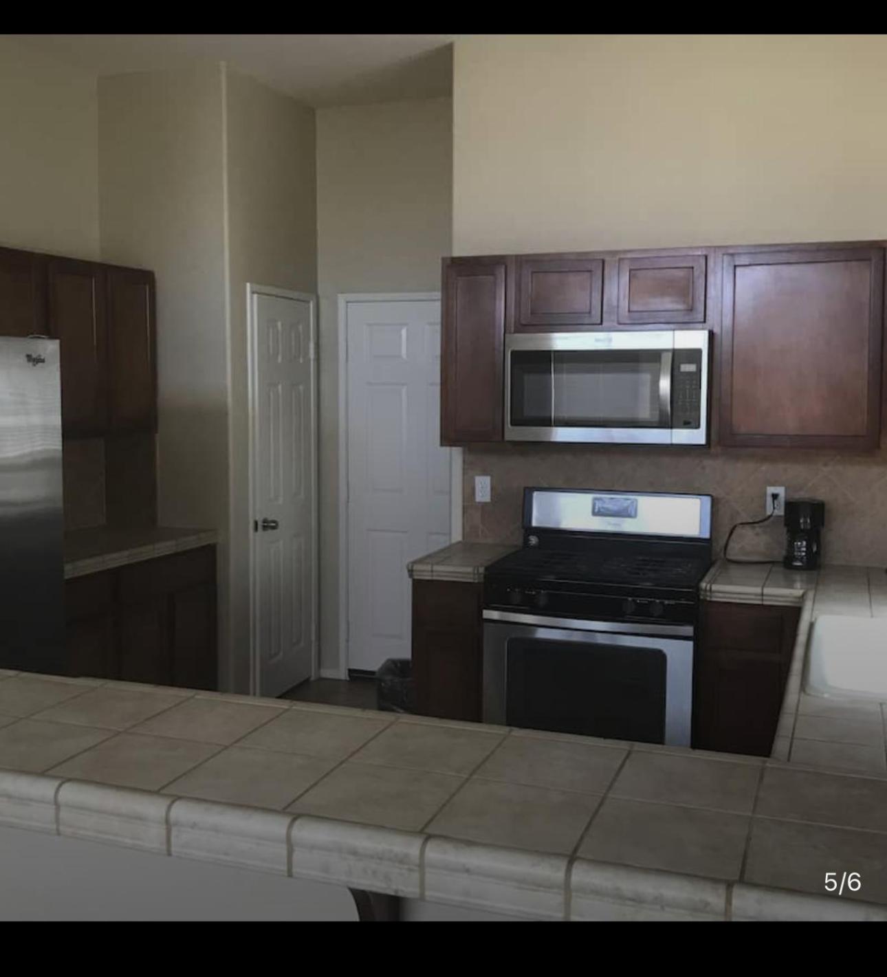 Apartment photo 2
